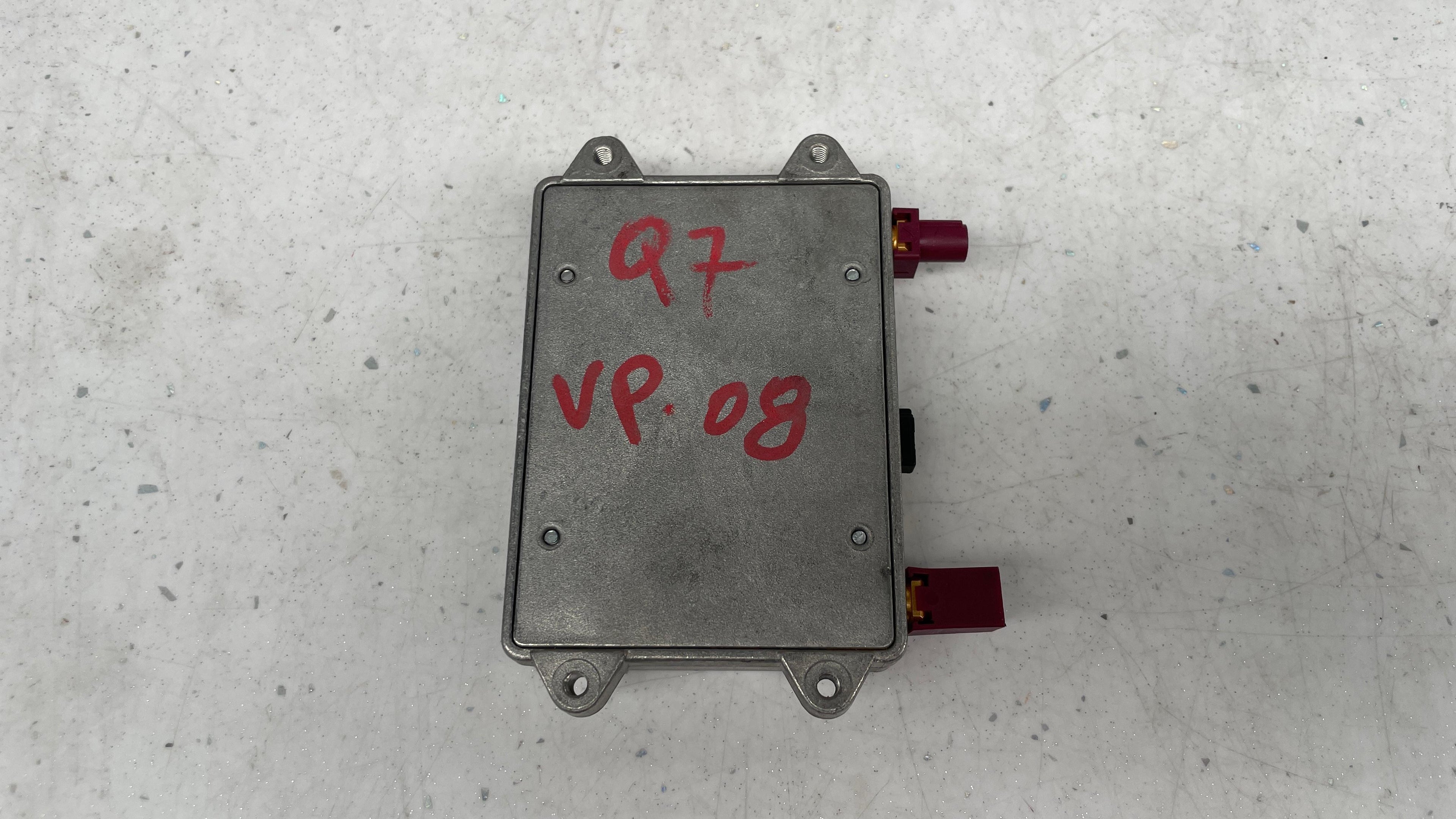 8E0035456D  AUDI AMPLIFIER MOBILE PHONE ANTENNA BOOSTER