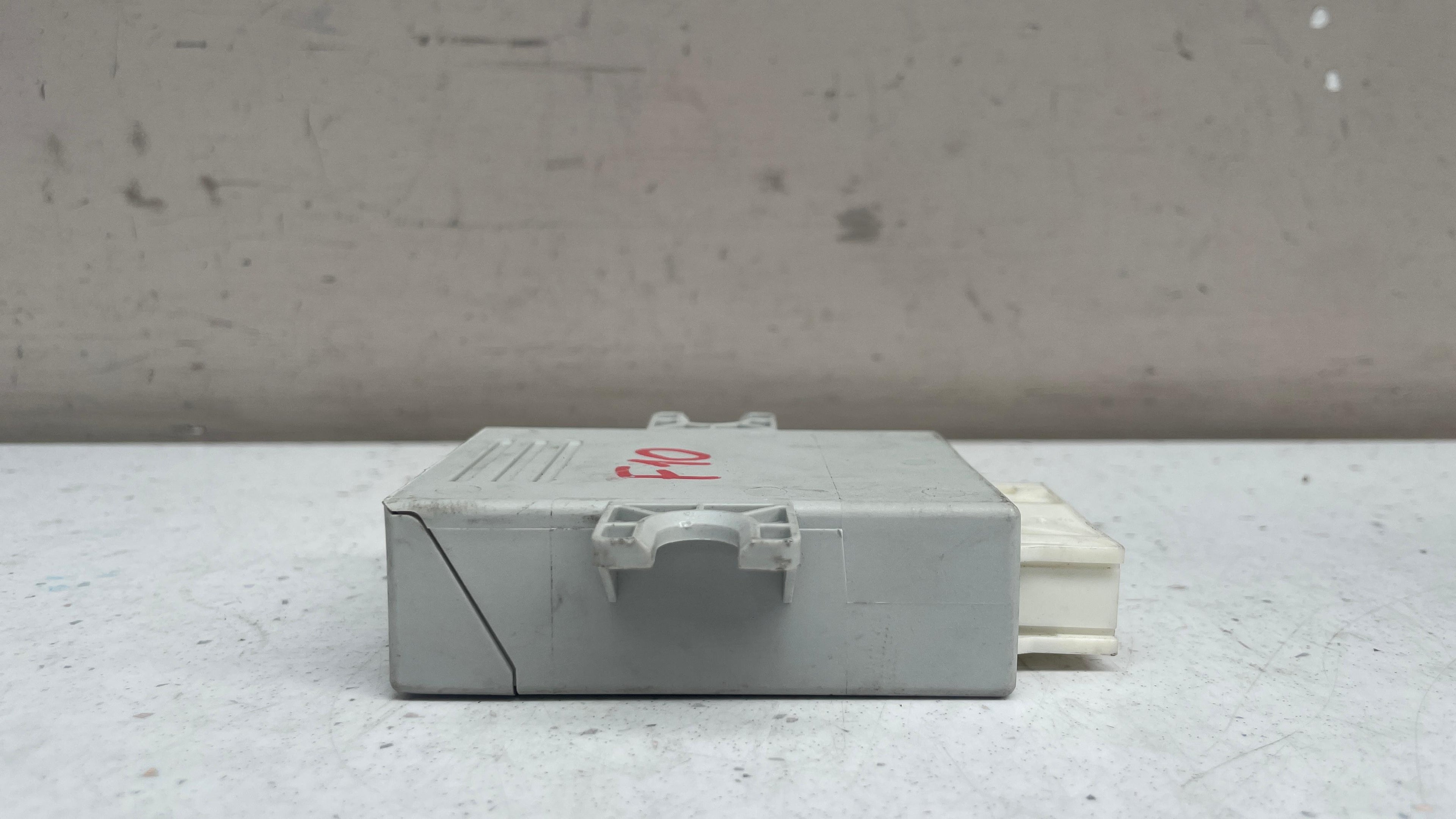 3714679967701  BMW  F10 AIR SUSPENSION CONTROL