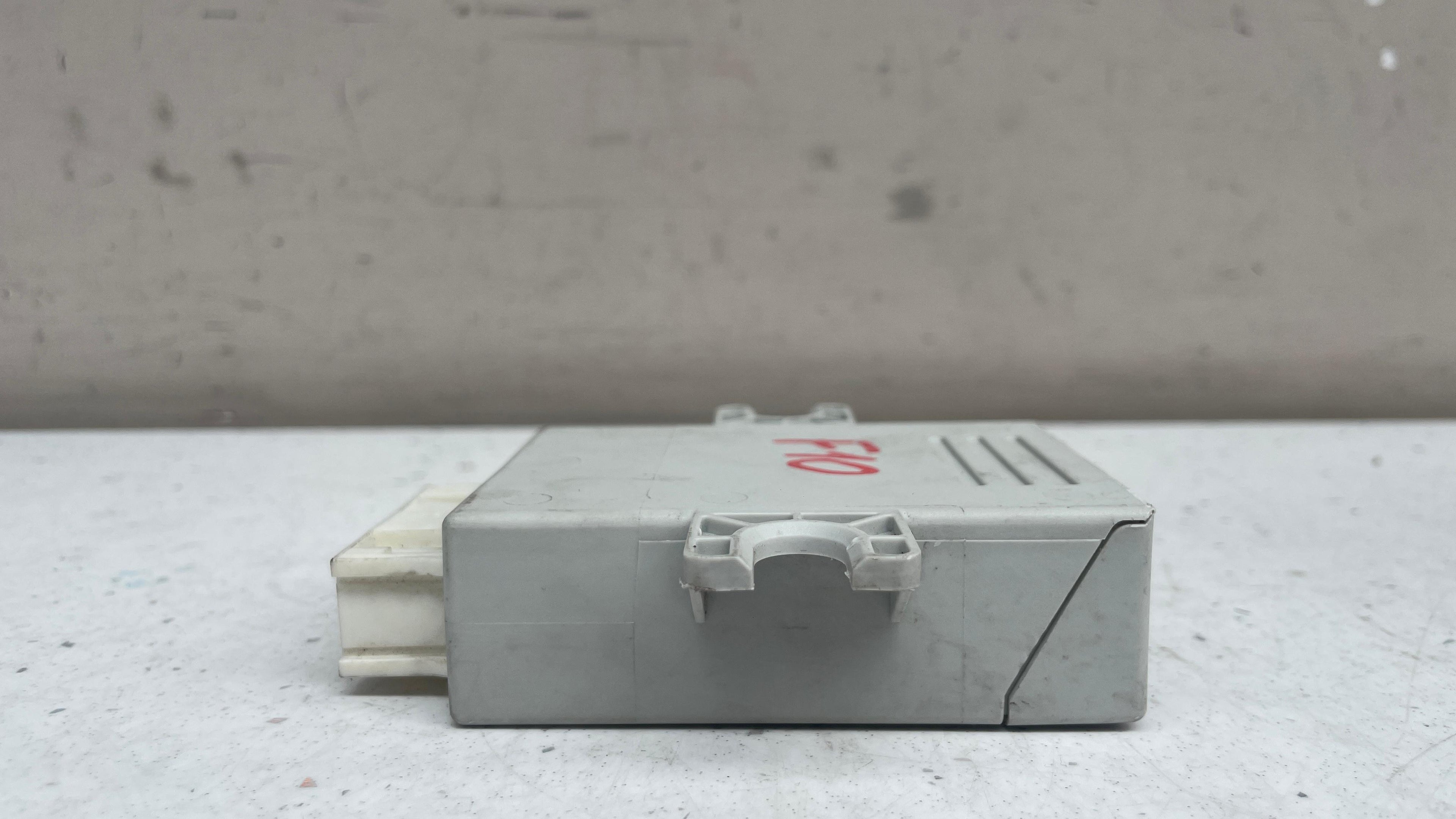 3714679967701  BMW  F10 AIR SUSPENSION CONTROL