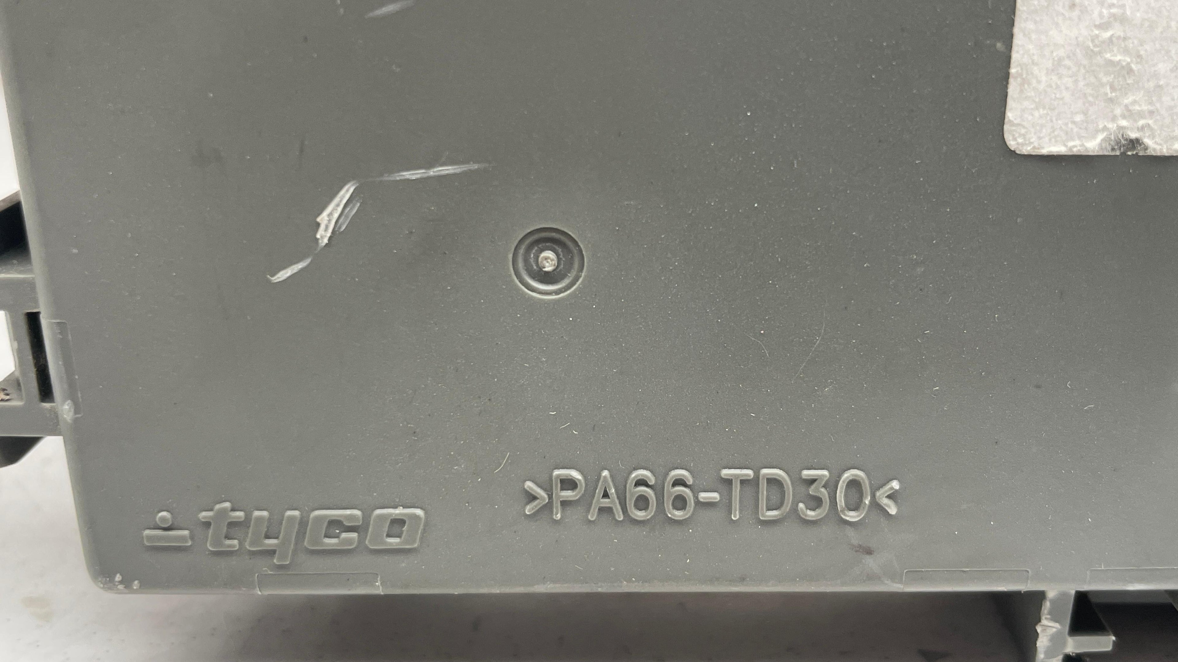 PA66-TD30  CHERVOLET  RELAY FUSE CASE
