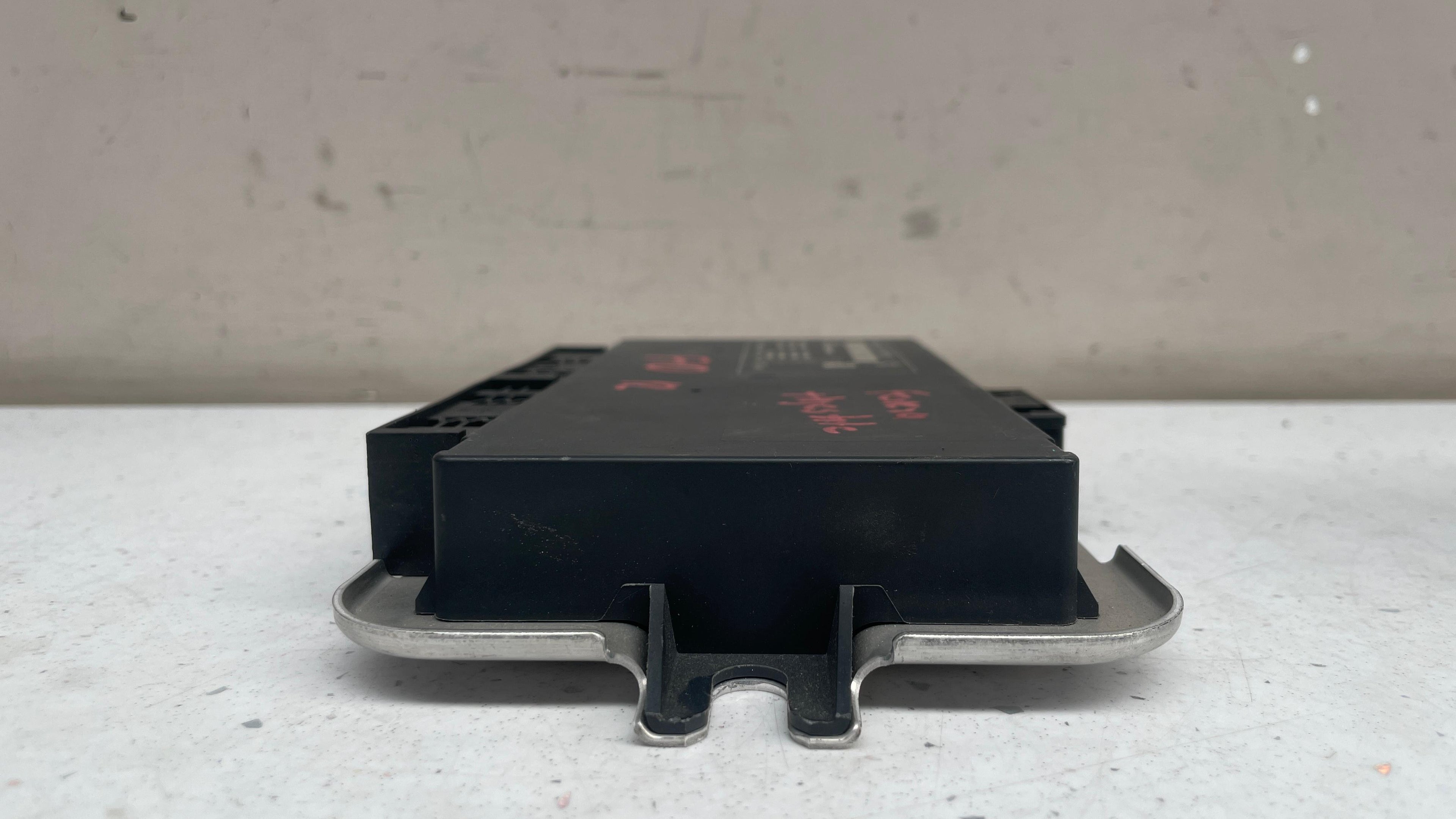 9273628901  BMW HEADLIGHT CONTROL UNIT