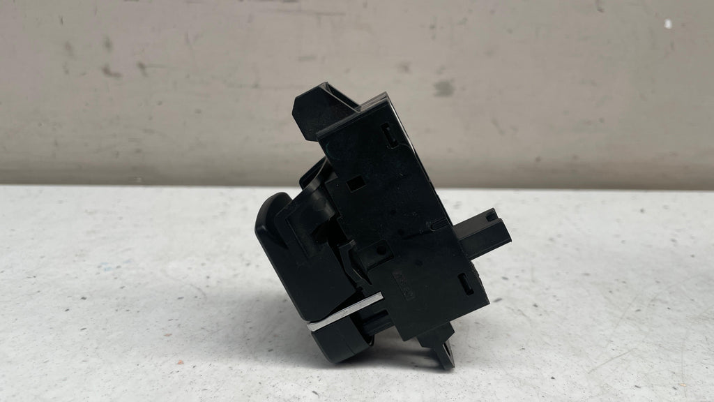 9109311  BMW PARKING BRAKE / AUTO-HOLD SWITCH