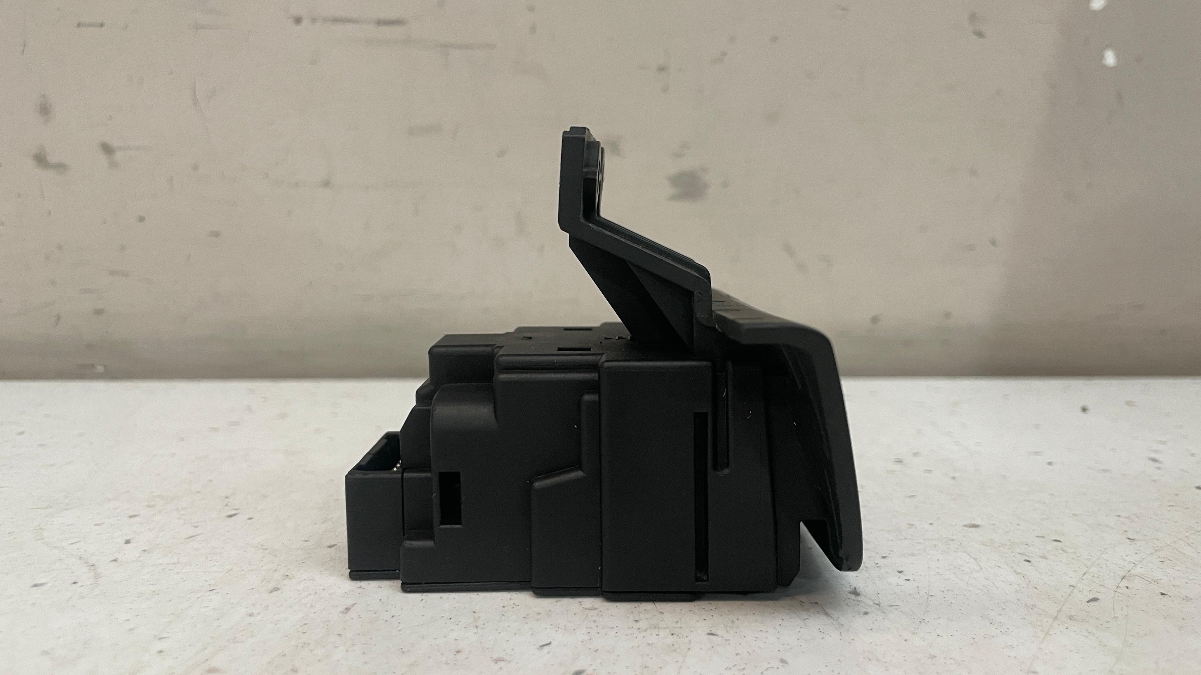 695471809  BMW  IGNITION BARREL  KEY READER