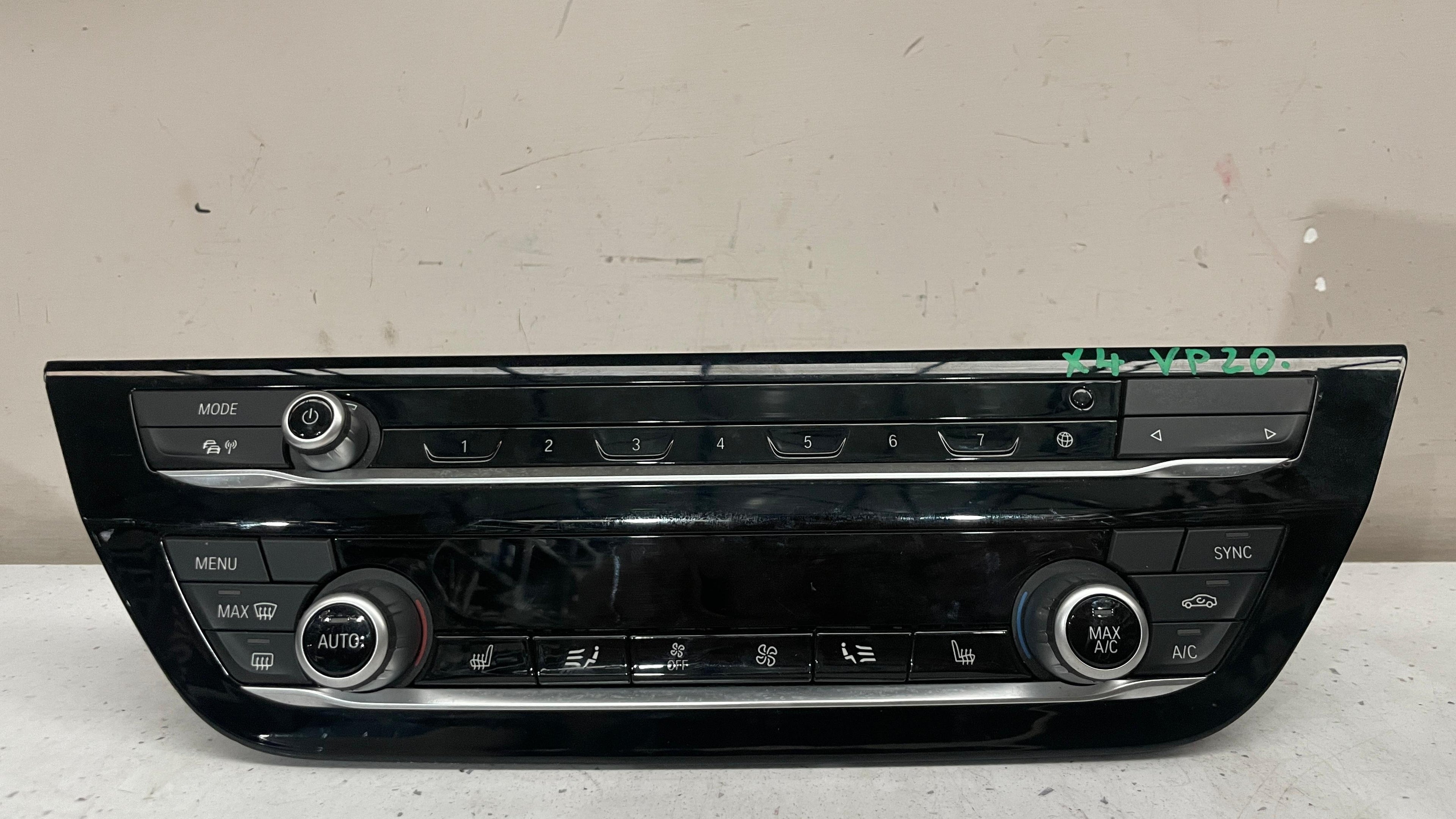 7951983-01  BMW CLIMATE RADIO CONTROL PANEL
