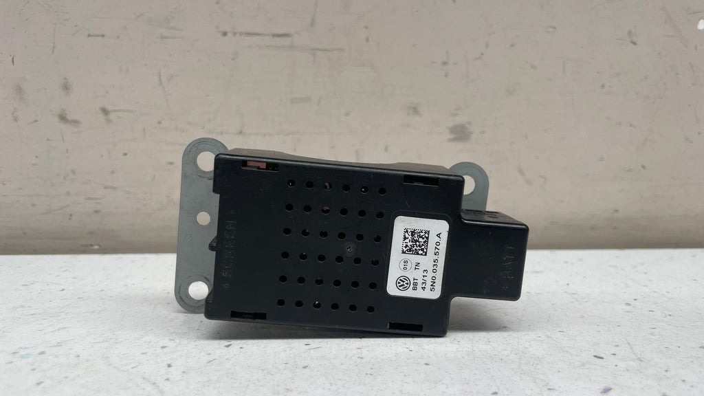 5N0035570A   VOLKSWAGEN   ANTENNA AMPLIFIER SUPPRESSOR