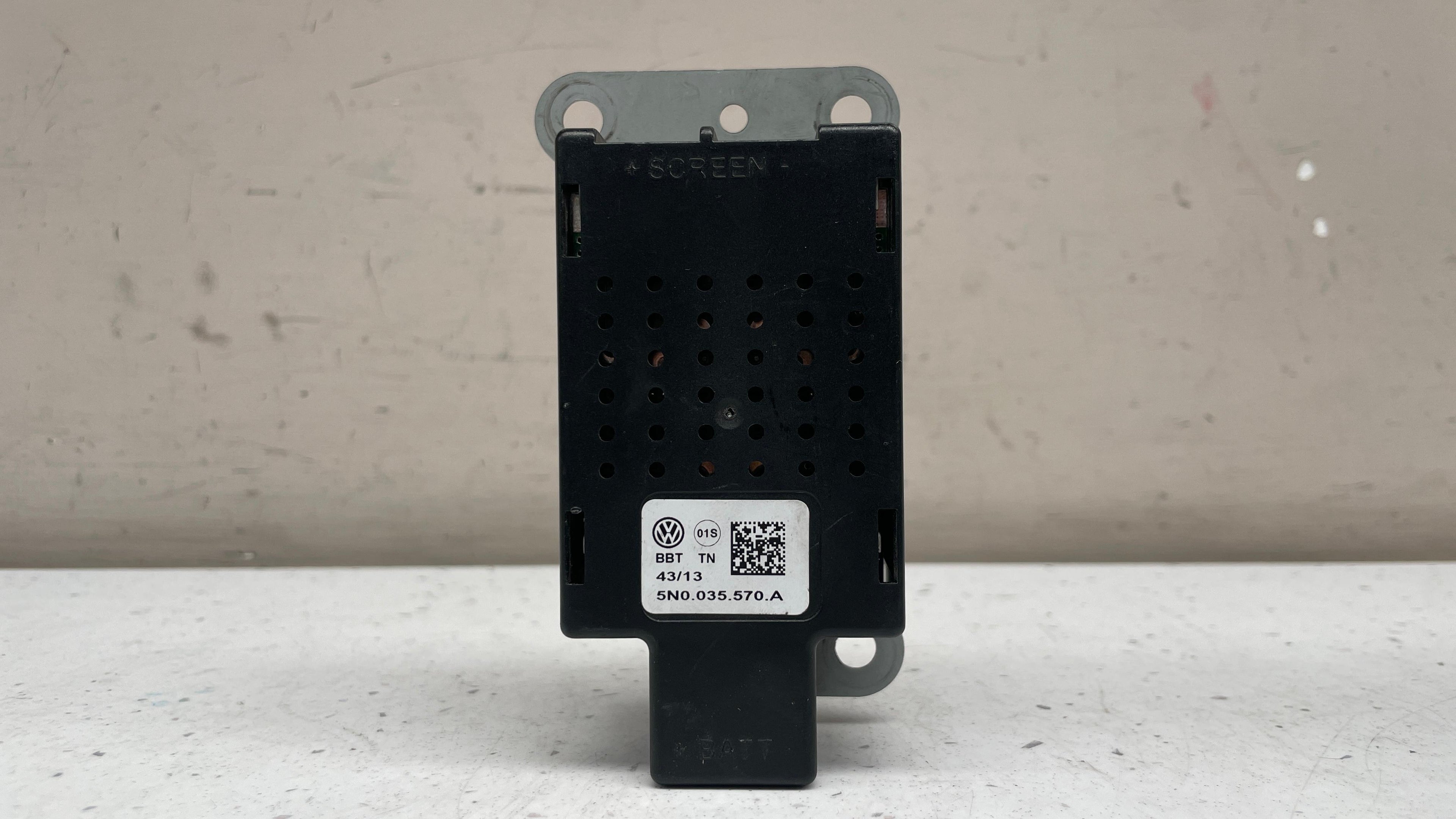 5N0035570A   VOLKSWAGEN   ANTENNA AMPLIFIER SUPPRESSOR