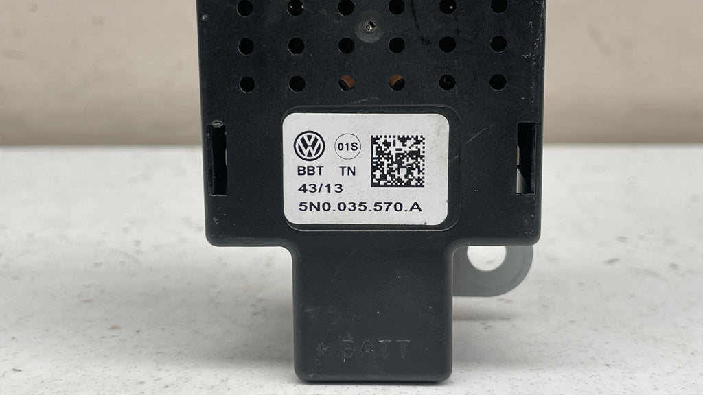 5N0035570A   VOLKSWAGEN   ANTENNA AMPLIFIER SUPPRESSOR