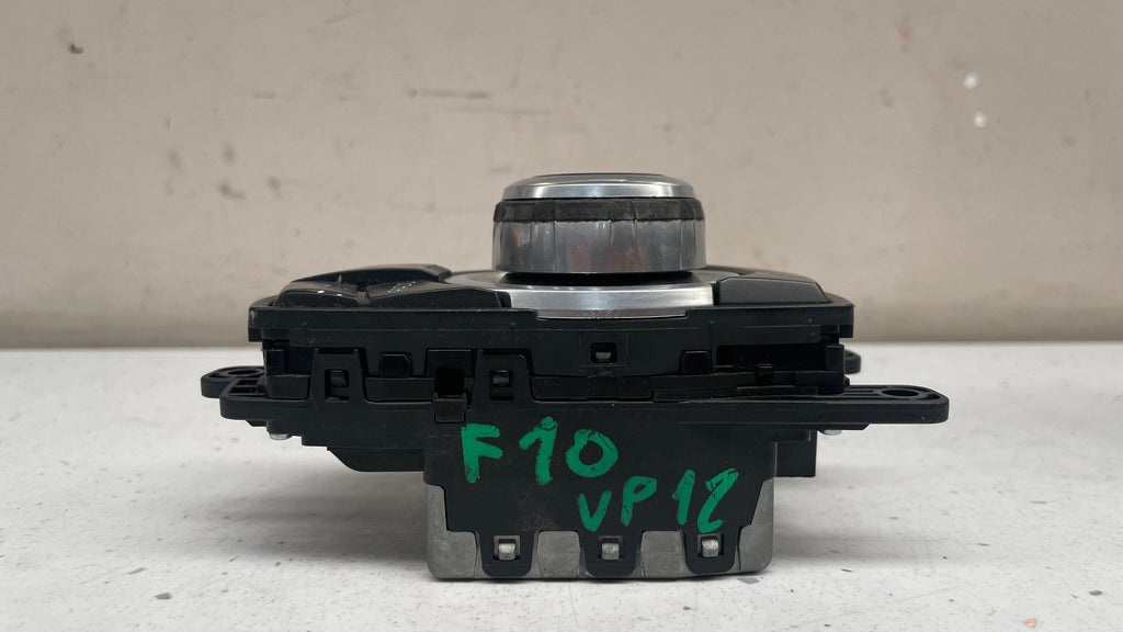 65829253944-01  BMW MEDIA NAVIGATION CONTROLLER