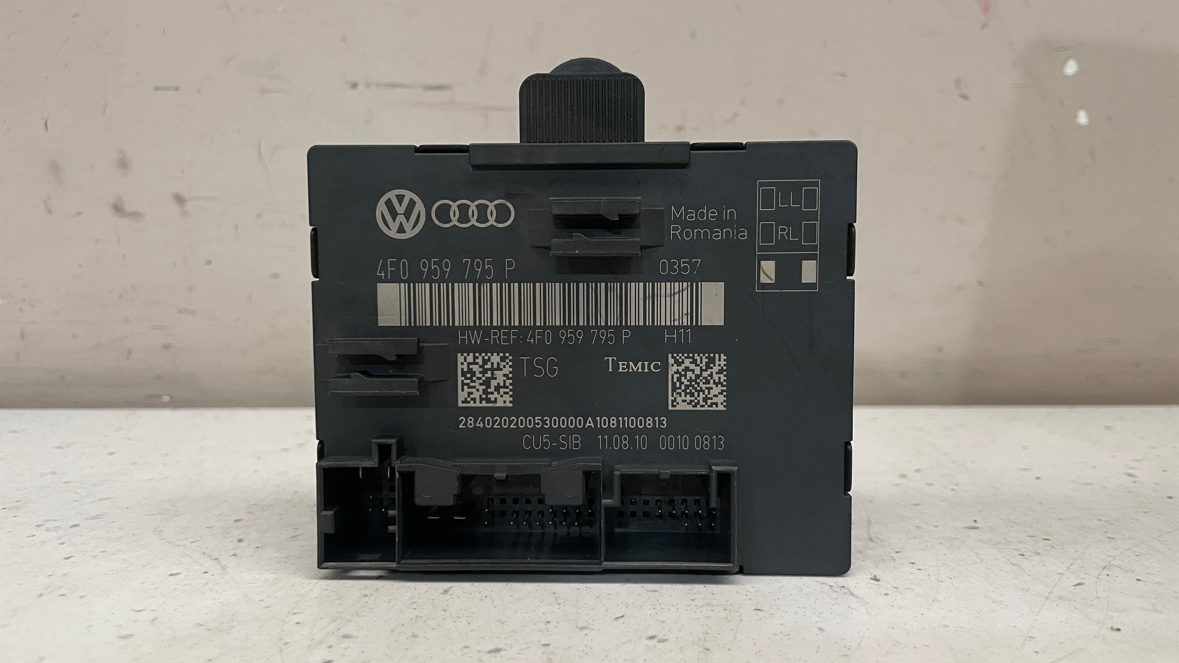 4F0959795P  AUDI SIDE REAR DOOR CONTROL