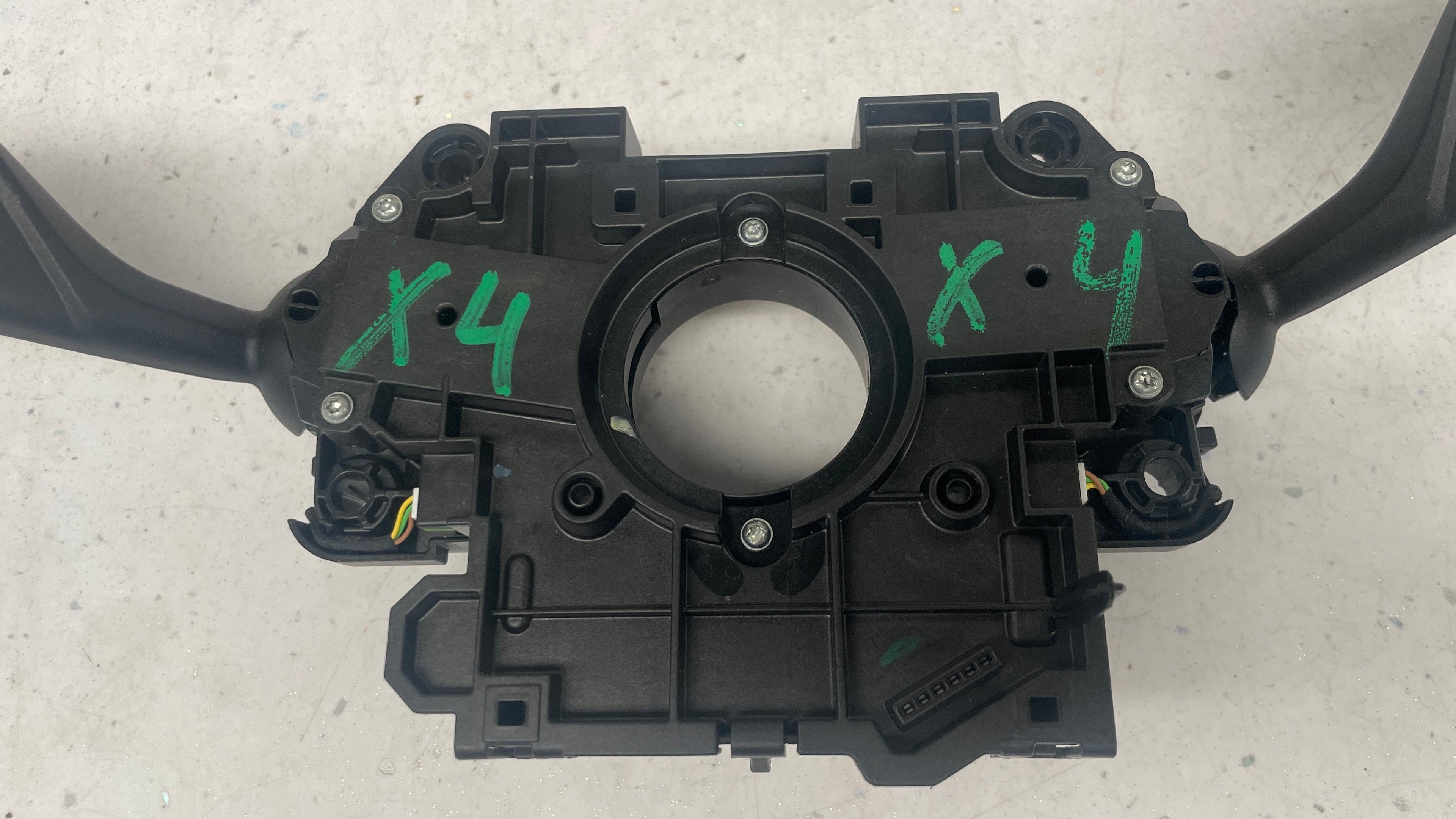 61319436661 BMW COMBI SWITCH LIGHT DEFLECTOR