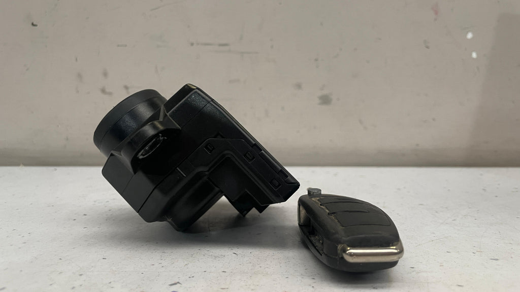 4F0909131E   AUDI IGNITION BARREL LOCK WITH KEY