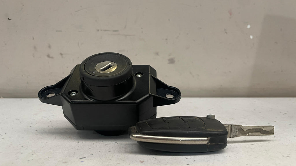 4F0909131E   AUDI IGNITION BARREL LOCK WITH KEY