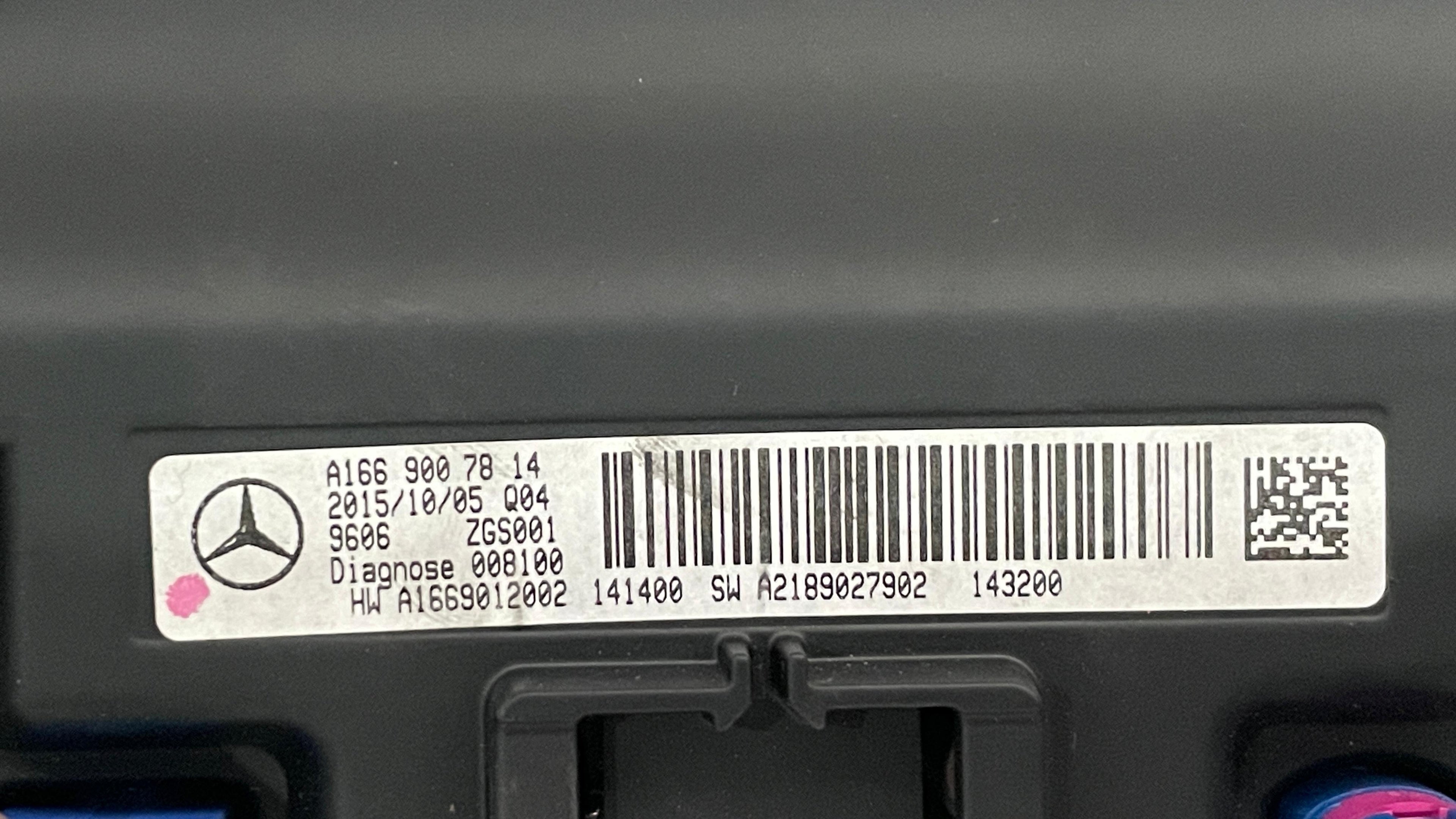 A1669007814  MERCEDES DASHBOARD MOUNTED DISPLAY SCREEN MONITOR