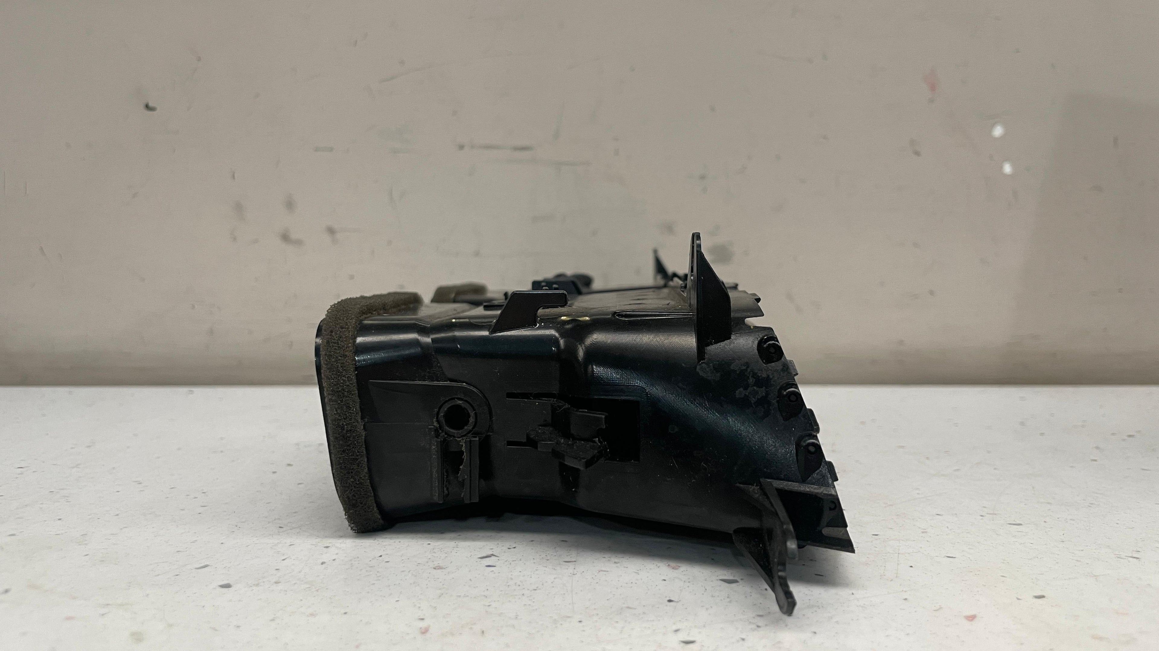 A2048306154 MERCEDES DASHBOARD CENTRAL AIR VENTER