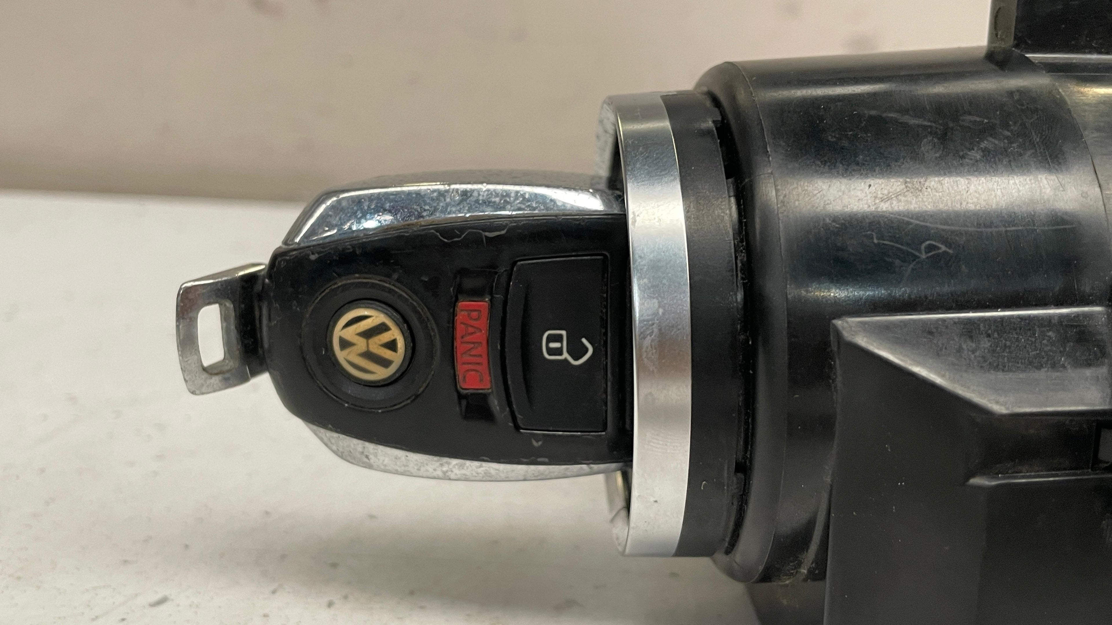 7P6905843A VOLKSWAGEN IGNITION SWITCH KEY