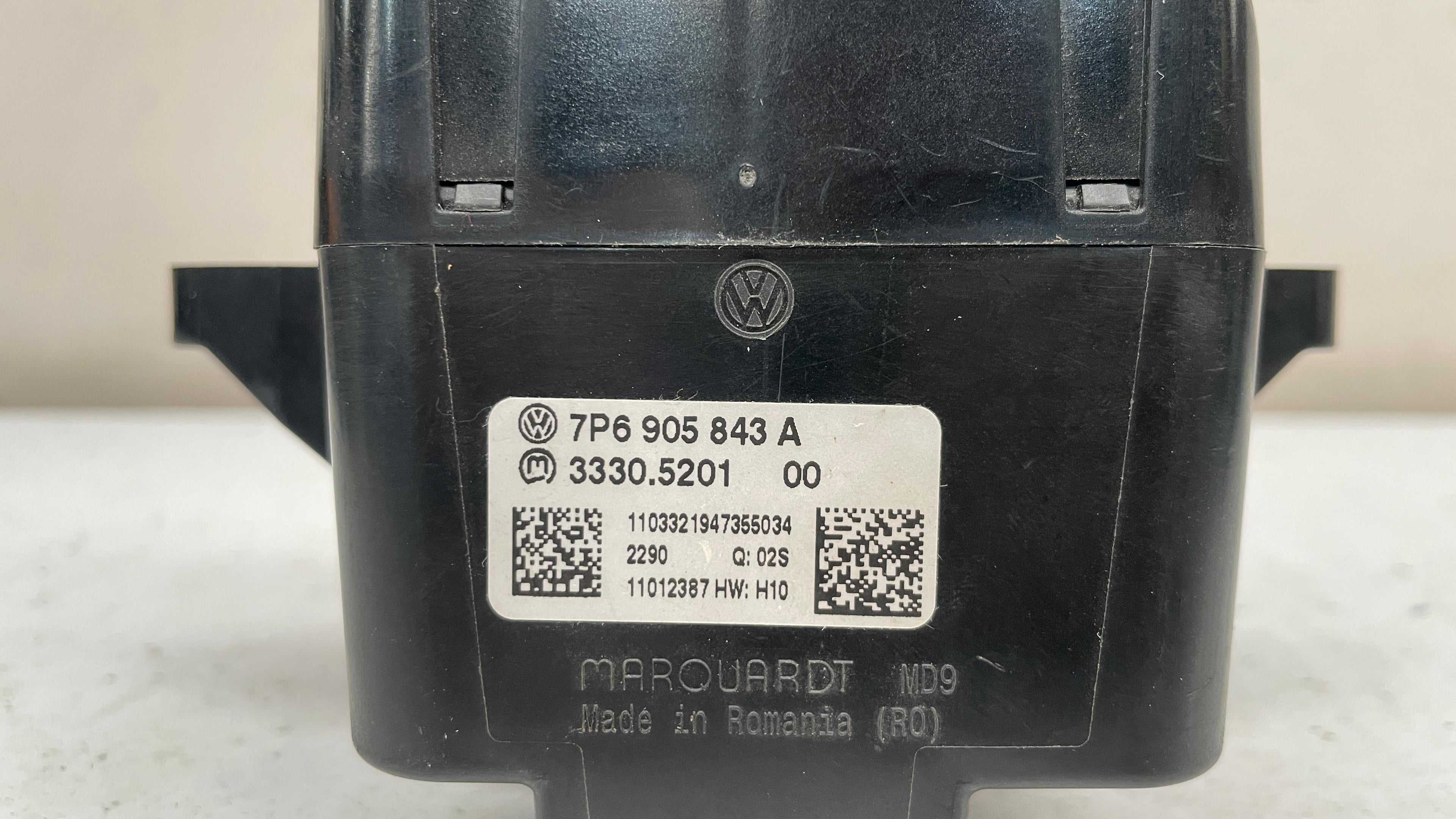 7P6905843A VOLKSWAGEN IGNITION SWITCH KEY
