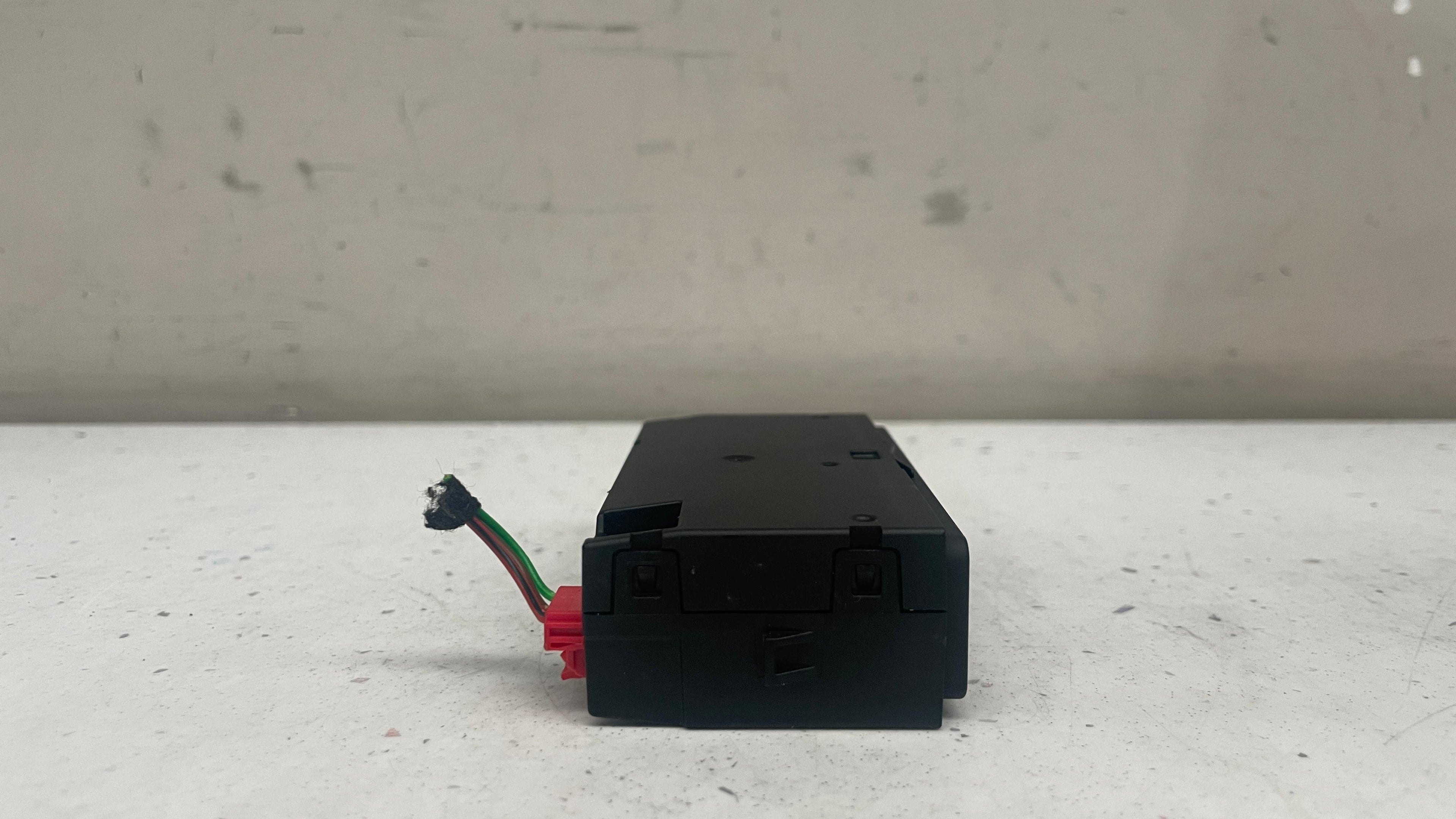 4N1035954A AUDI Q7 2024 USB TYPE-C CHARGING INTEGRATED VOLTAGE