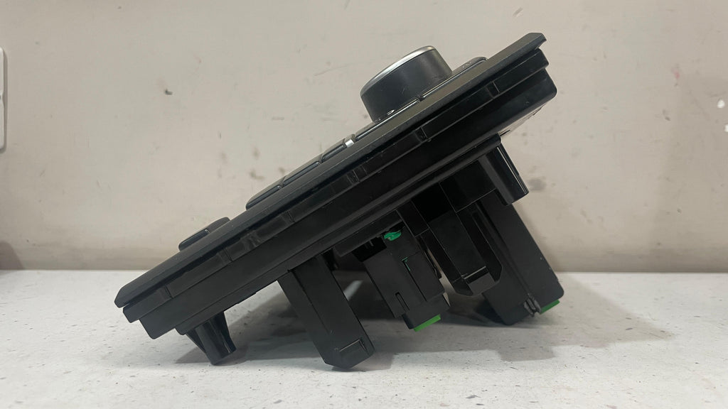 31300035 VOLVO XC90 RADIO CD CONTROL PANEL