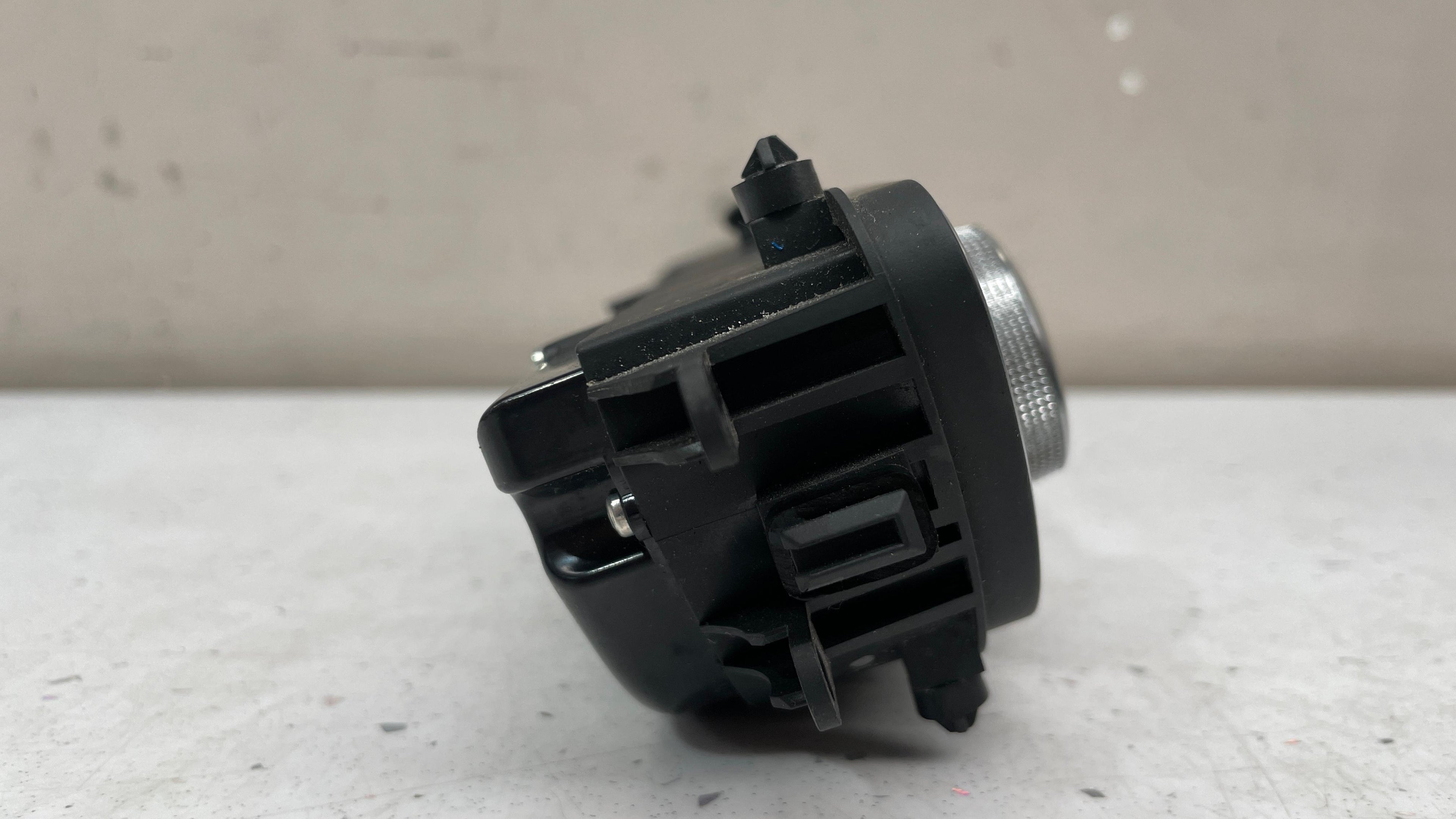 80A820043K AUDI CLIMATE CONTROL UNIT