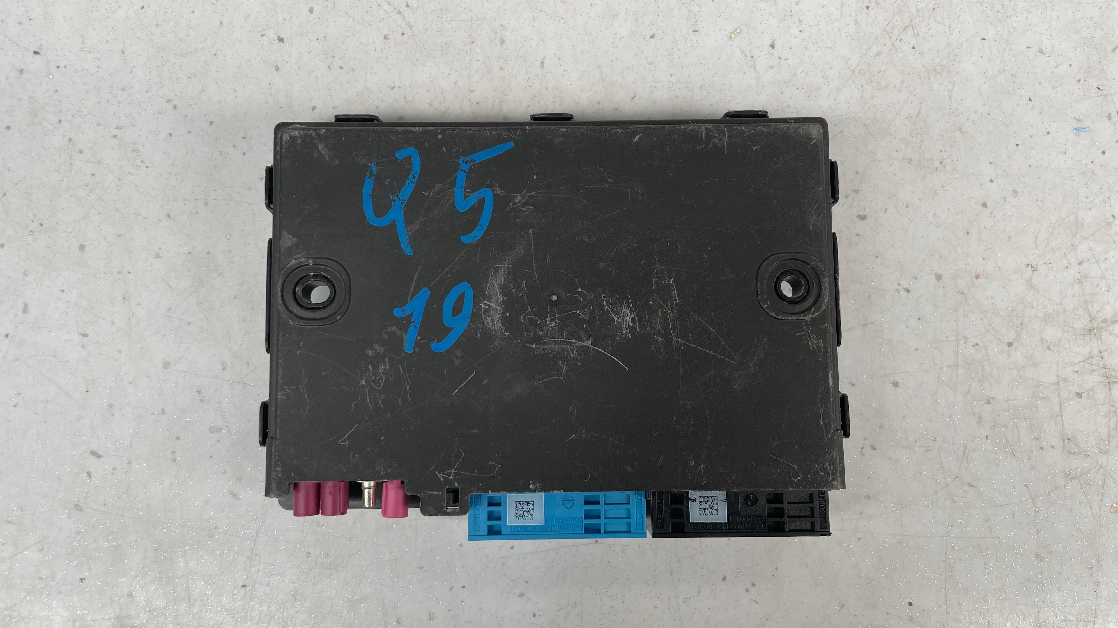 8W7907468F AUDI CENTRAL GATEWAY CONTROL MODULE