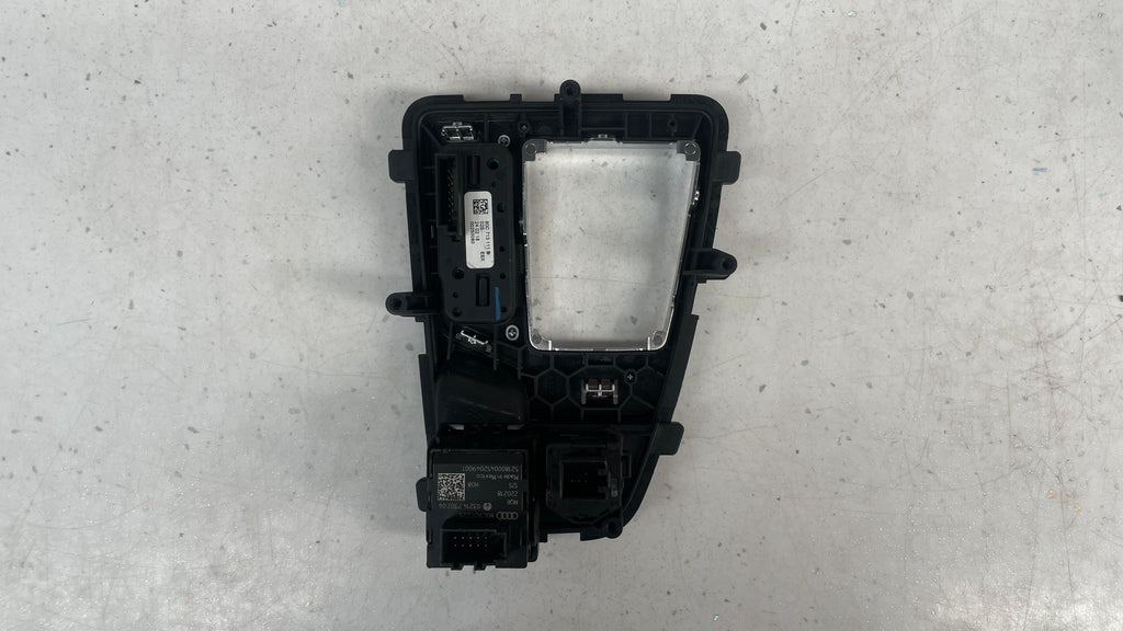80C713111B AUDI GEAR SHIFT SELECTOR COVER AUTOMATIC TRIM FRAME