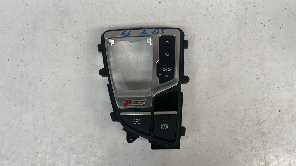 4M2713111E AUDI GEAR SURROUND COVER