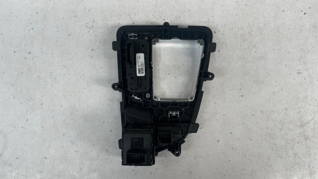4M2713111E AUDI GEAR SURROUND COVER