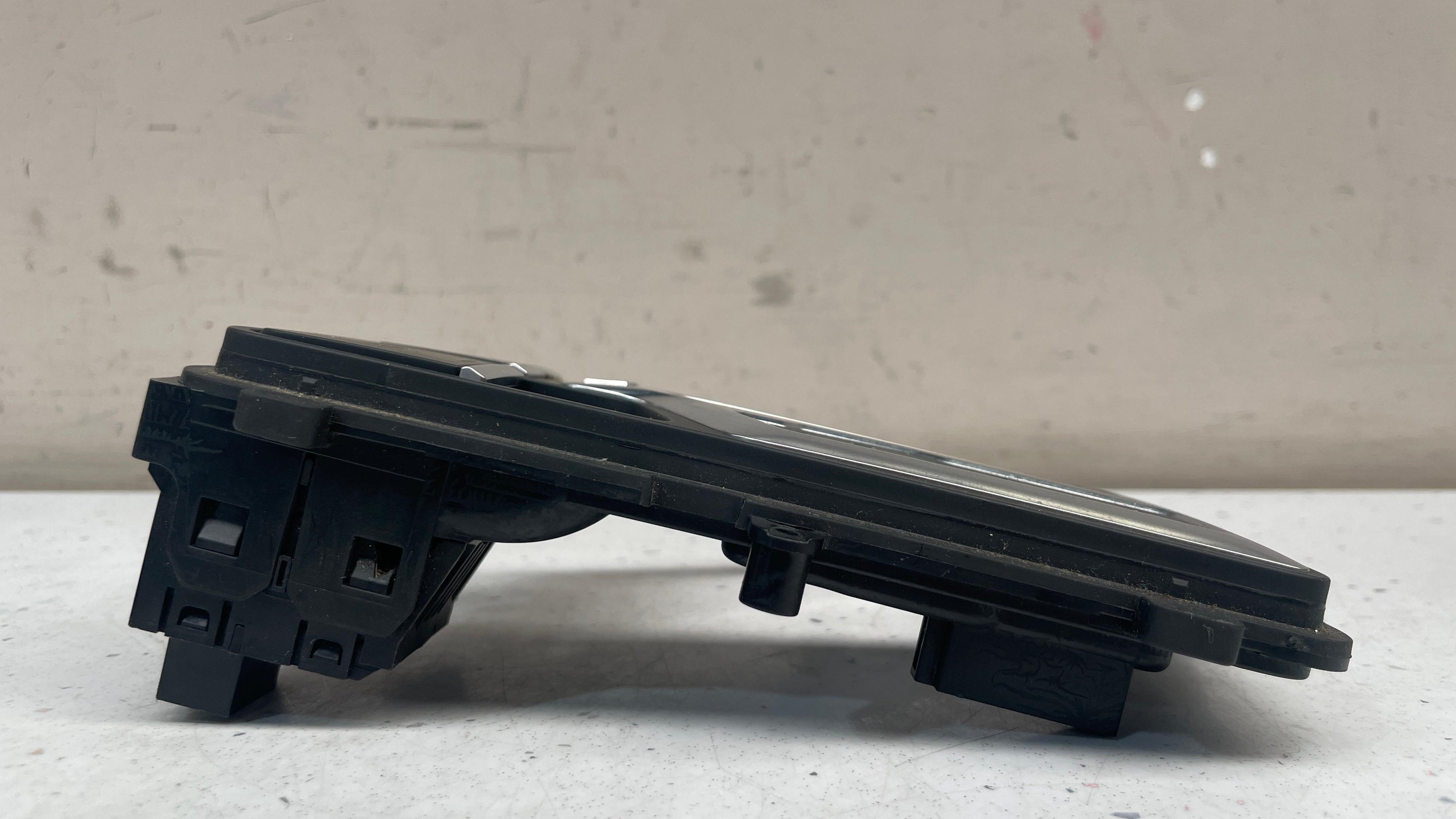 4M2713111E AUDI GEAR SURROUND COVER