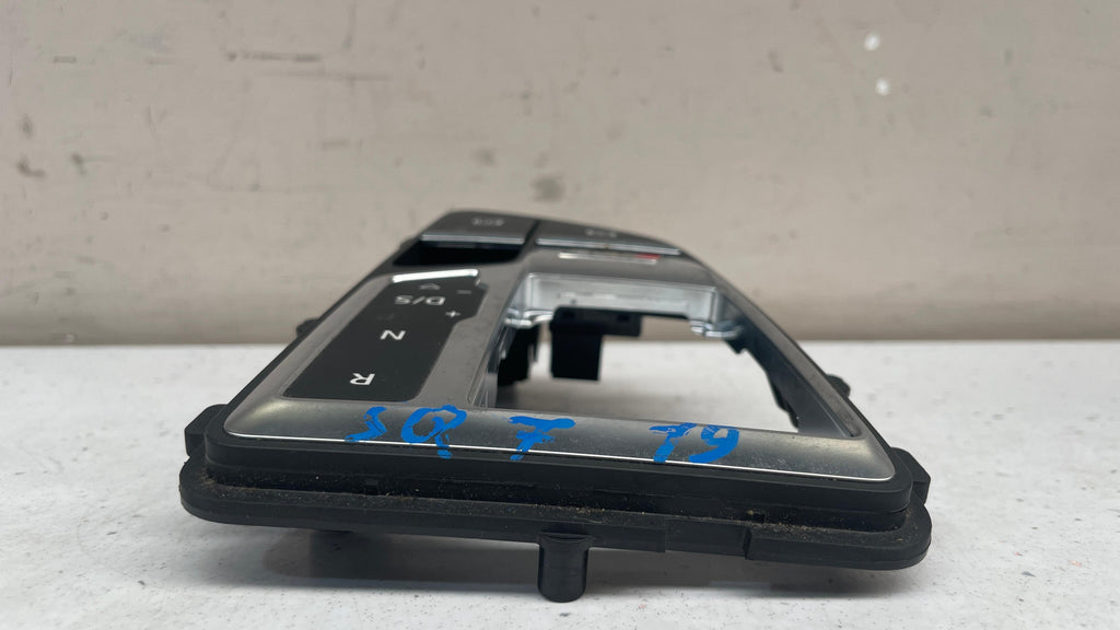 4M2713111E AUDI GEAR SURROUND COVER