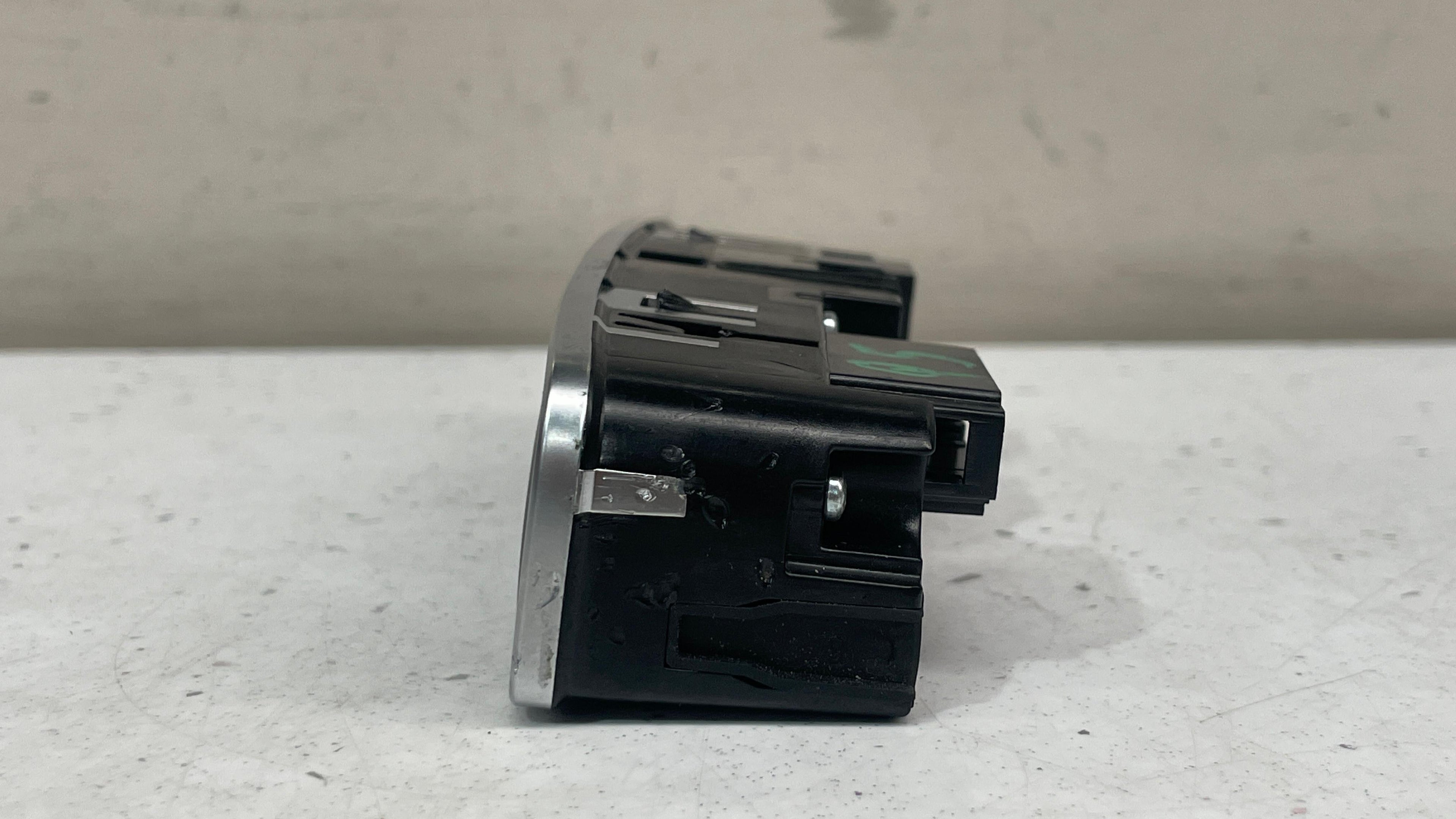 80A919158 AUDI REAR CLIMATE CONTROL