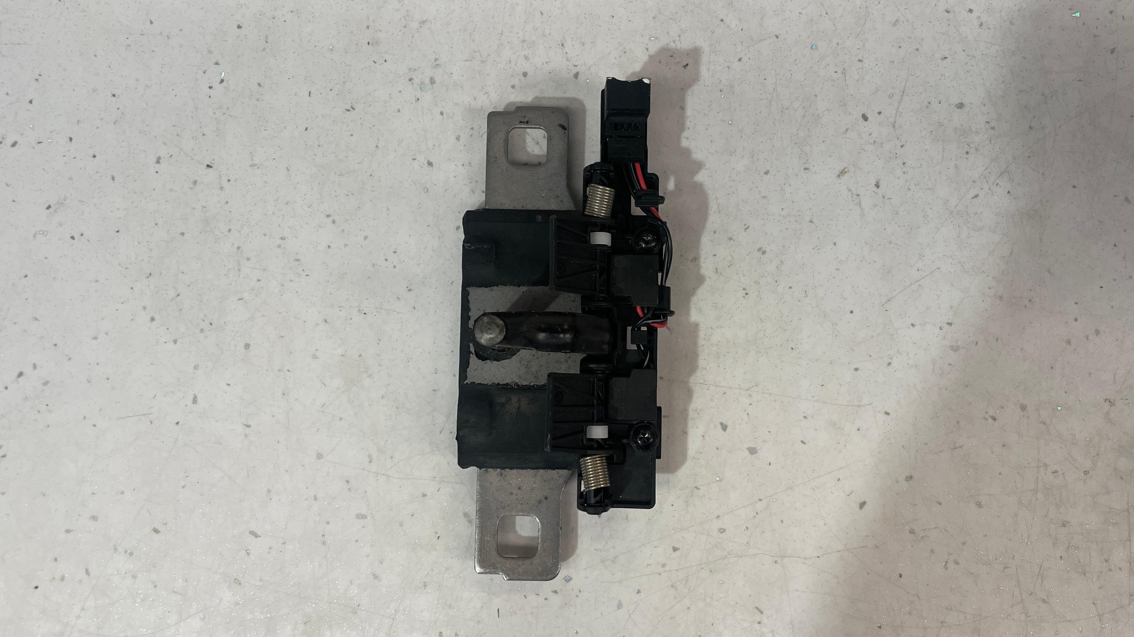 80A827507 AUDI LIFTGATE LOCK STRIKER PLATE