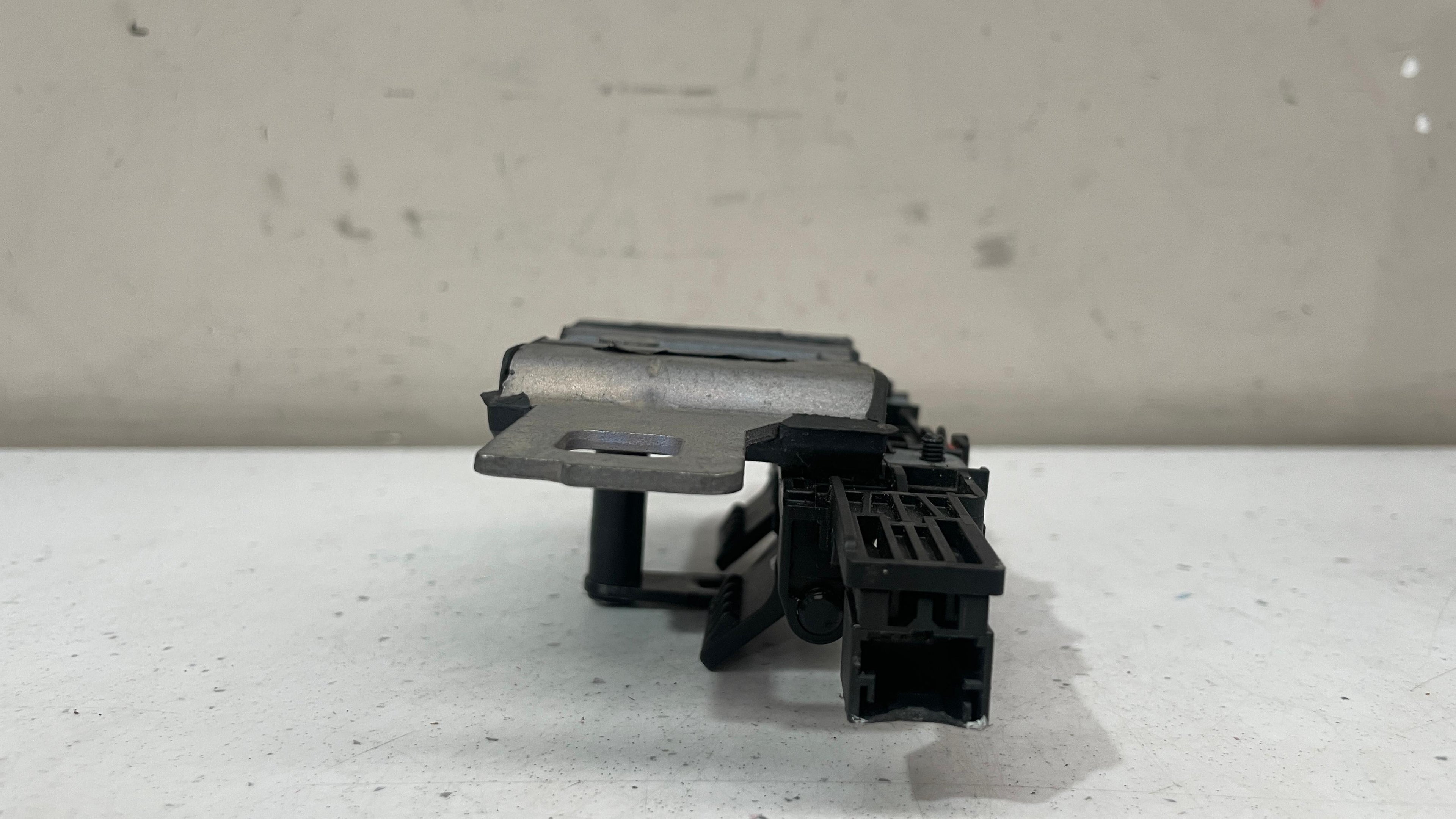 80A827507 AUDI LIFTGATE LOCK STRIKER PLATE