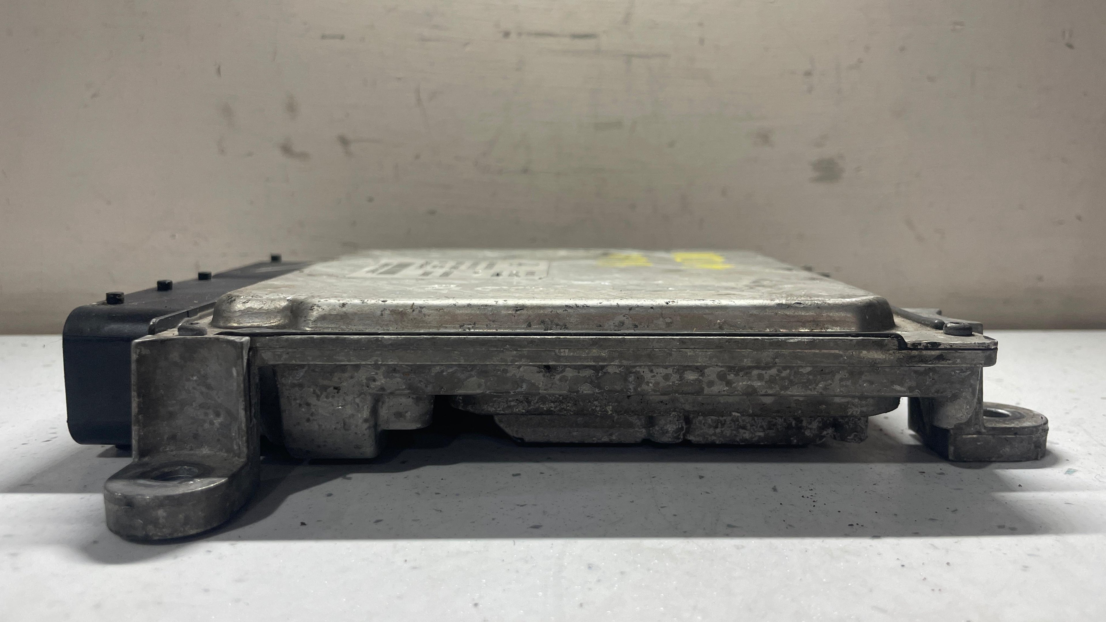 A6519005301 MERCEDES W204 ECU ENGINE CONTROL UNIT