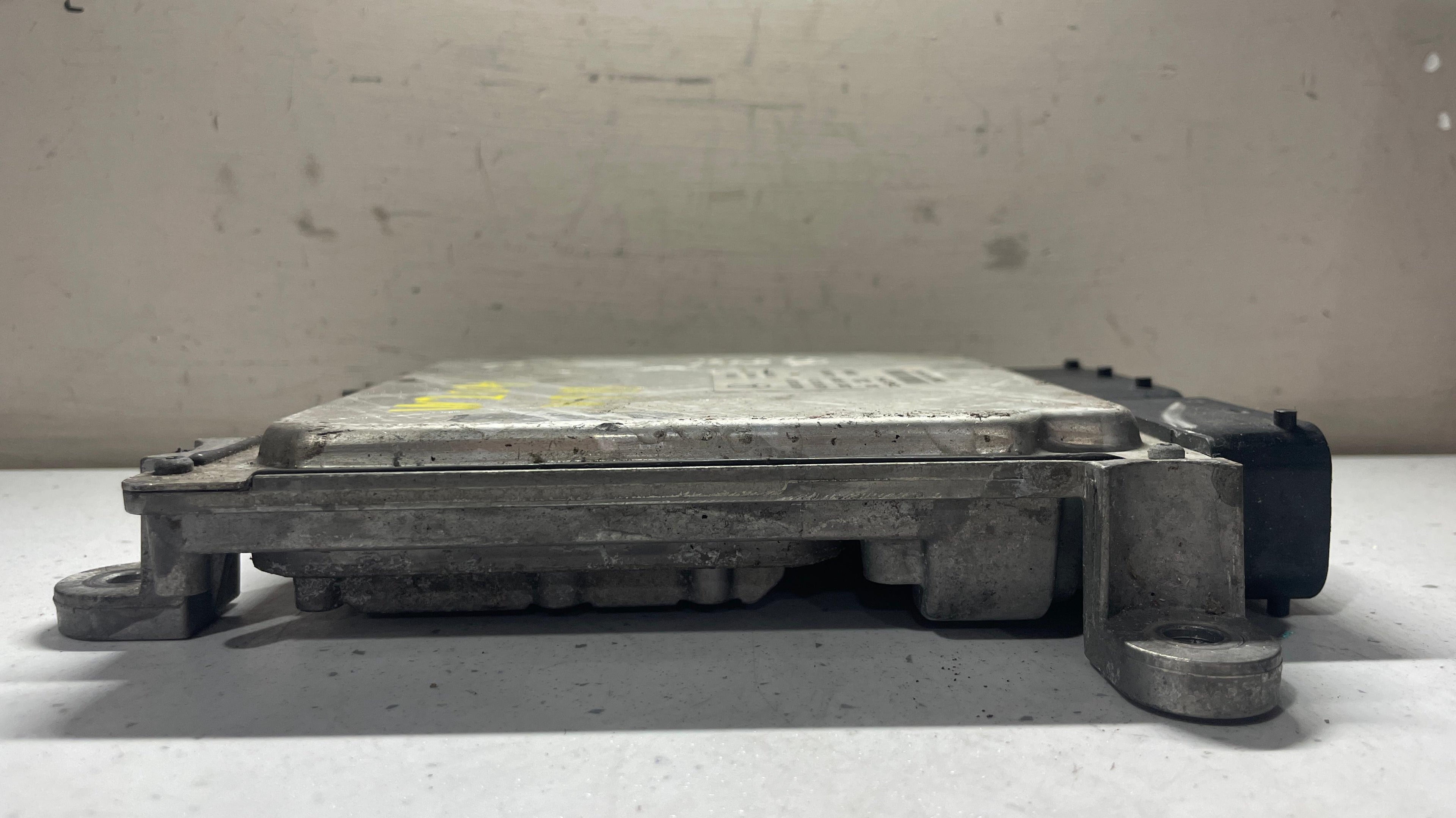 A6519005301 MERCEDES W204 ECU ENGINE CONTROL UNIT