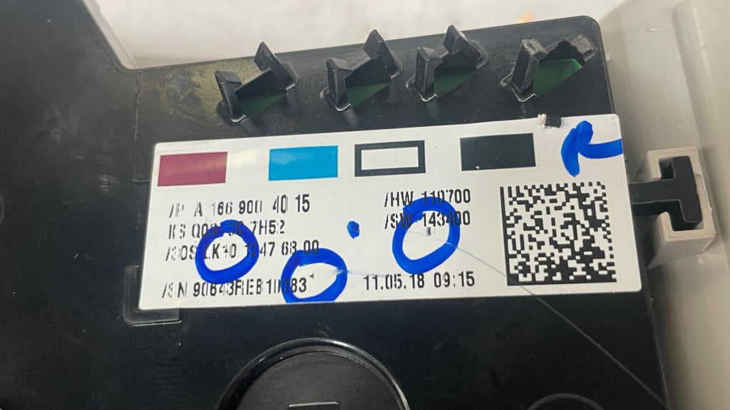 A1669004015 MERCEDES FUSE RELAY CONTROL