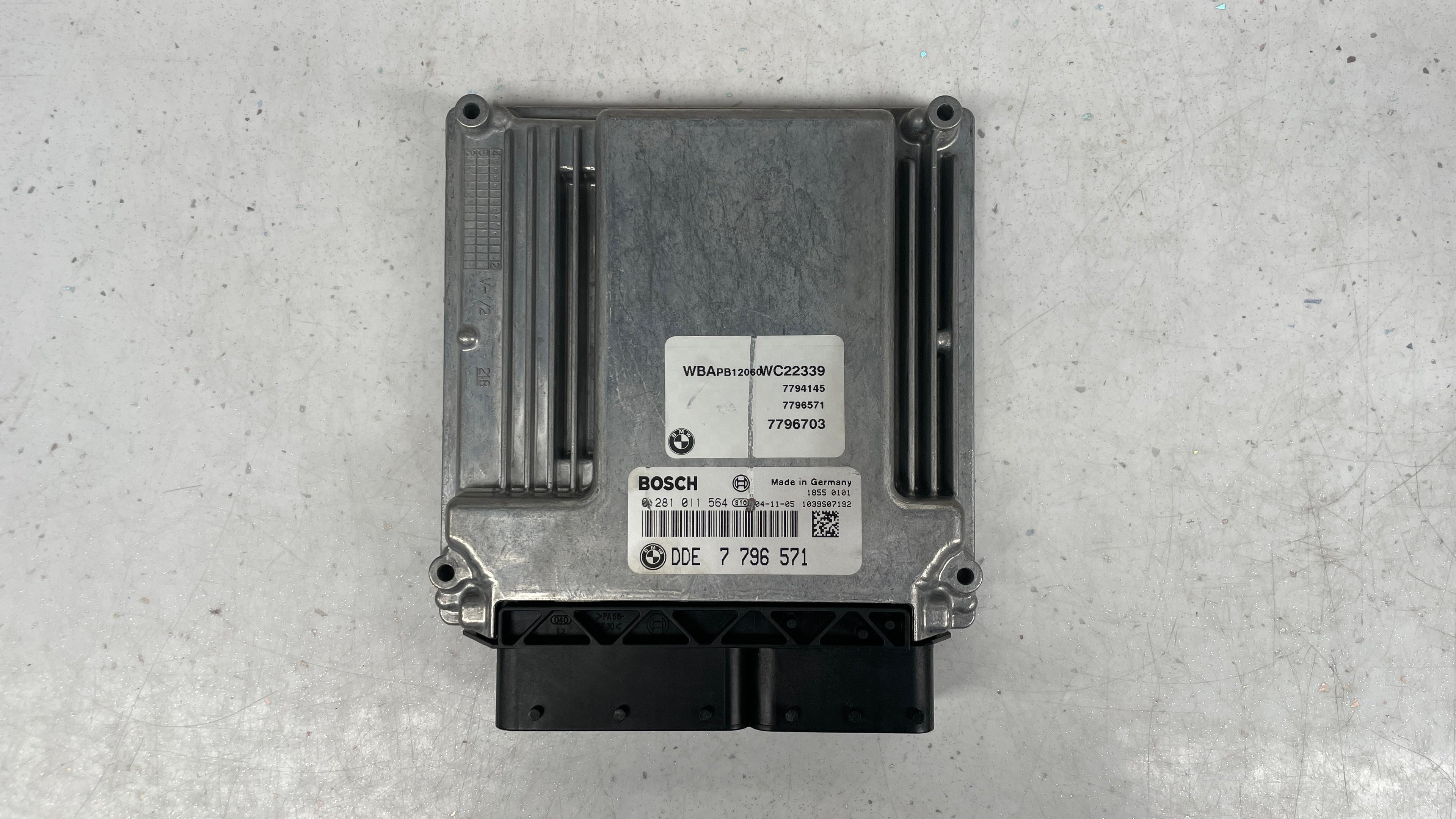 7796571  BMW X3  ENGINE CONTROL UNIT ECU