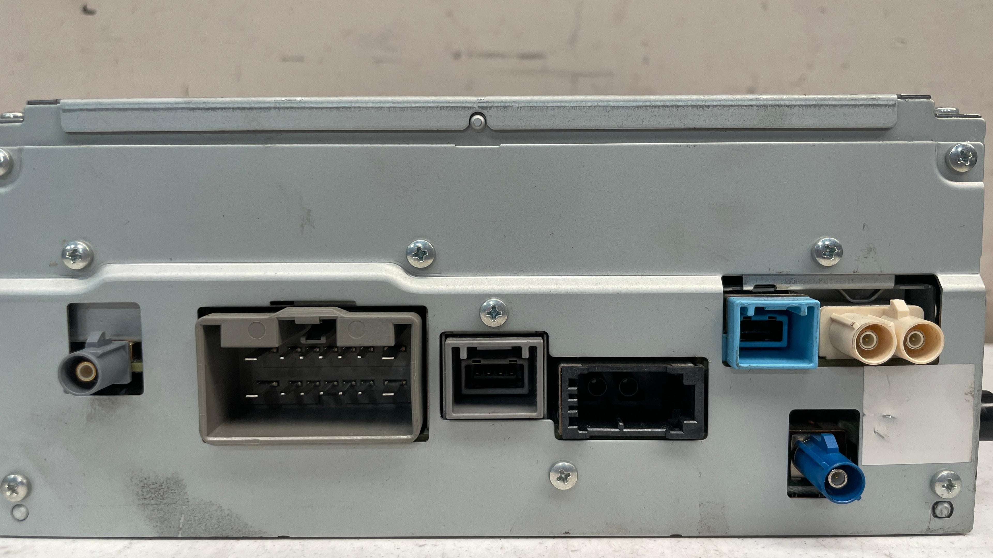 31357756AA LAND ROVER RADIO CD HEAD UNIT