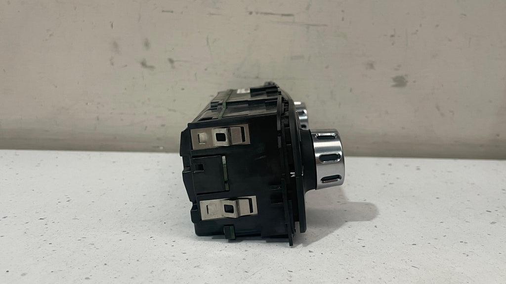 7P6907040AF VOLKSWAGEN TOUAREG CLIMATRONIC CONTROL UNIT