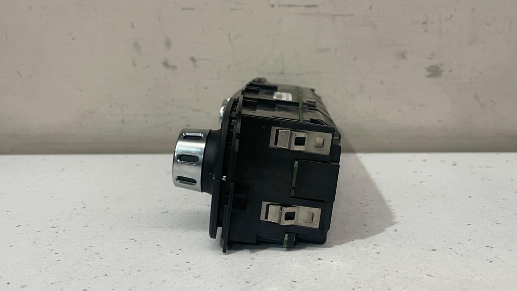 7P6907040AF VOLKSWAGEN TOUAREG CLIMATRONIC CONTROL UNIT