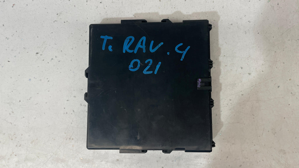 89981-0R020 TOYOTA RAV4 HYBRID VEHICLE CONTROL MODULE
