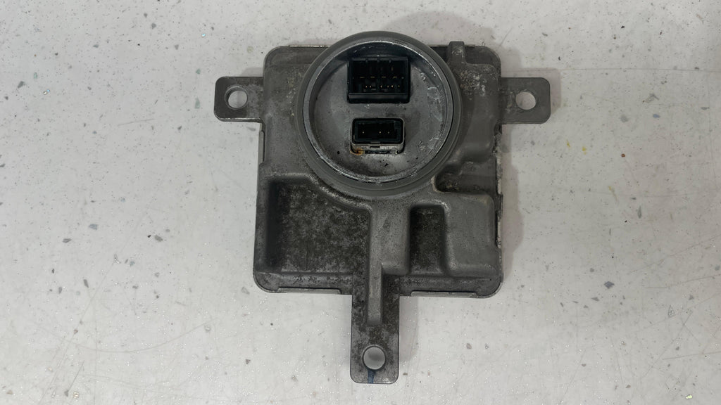 8K0941597E  AUDI XENON HID HEADLIGHTS