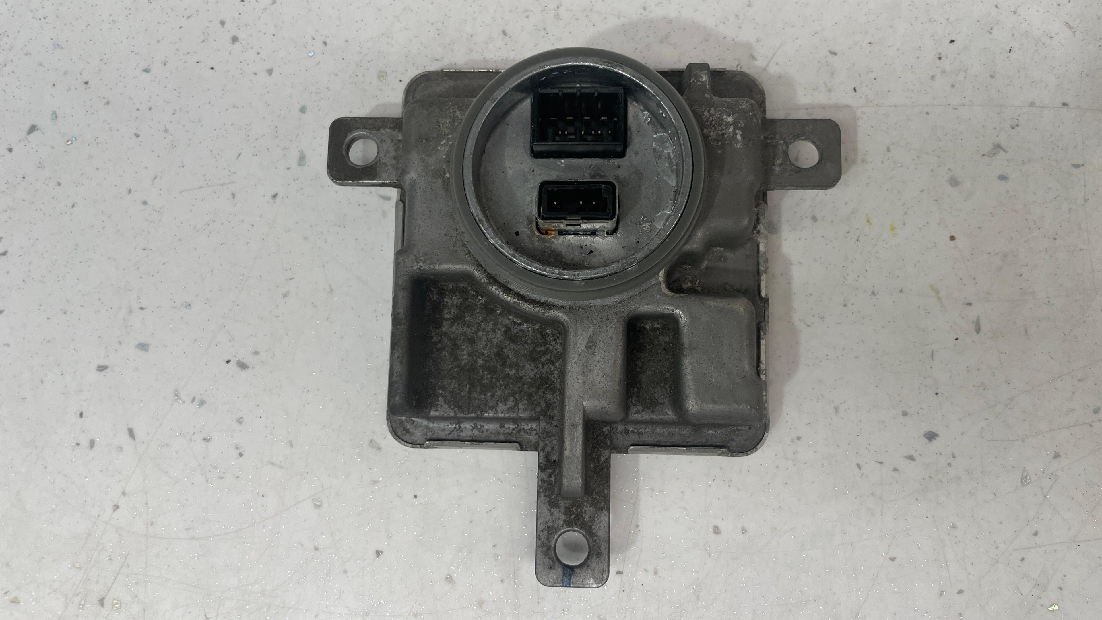 8K0941597E  AUDI XENON HID HEADLIGHTS