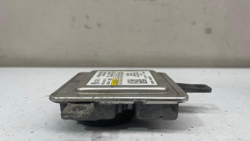 8K0941597E  AUDI XENON HID HEADLIGHTS