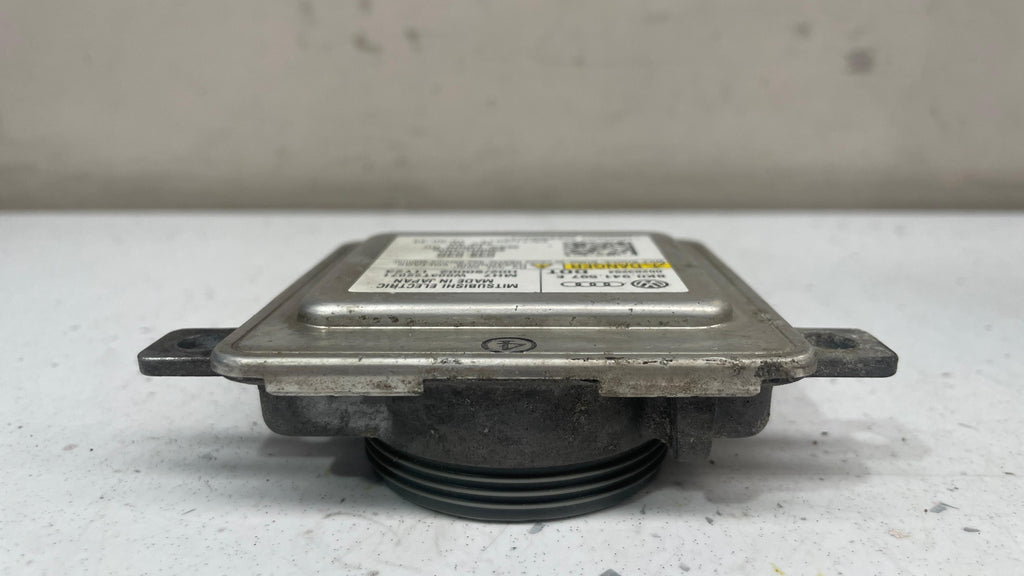 8K0941597E  AUDI XENON HID HEADLIGHTS