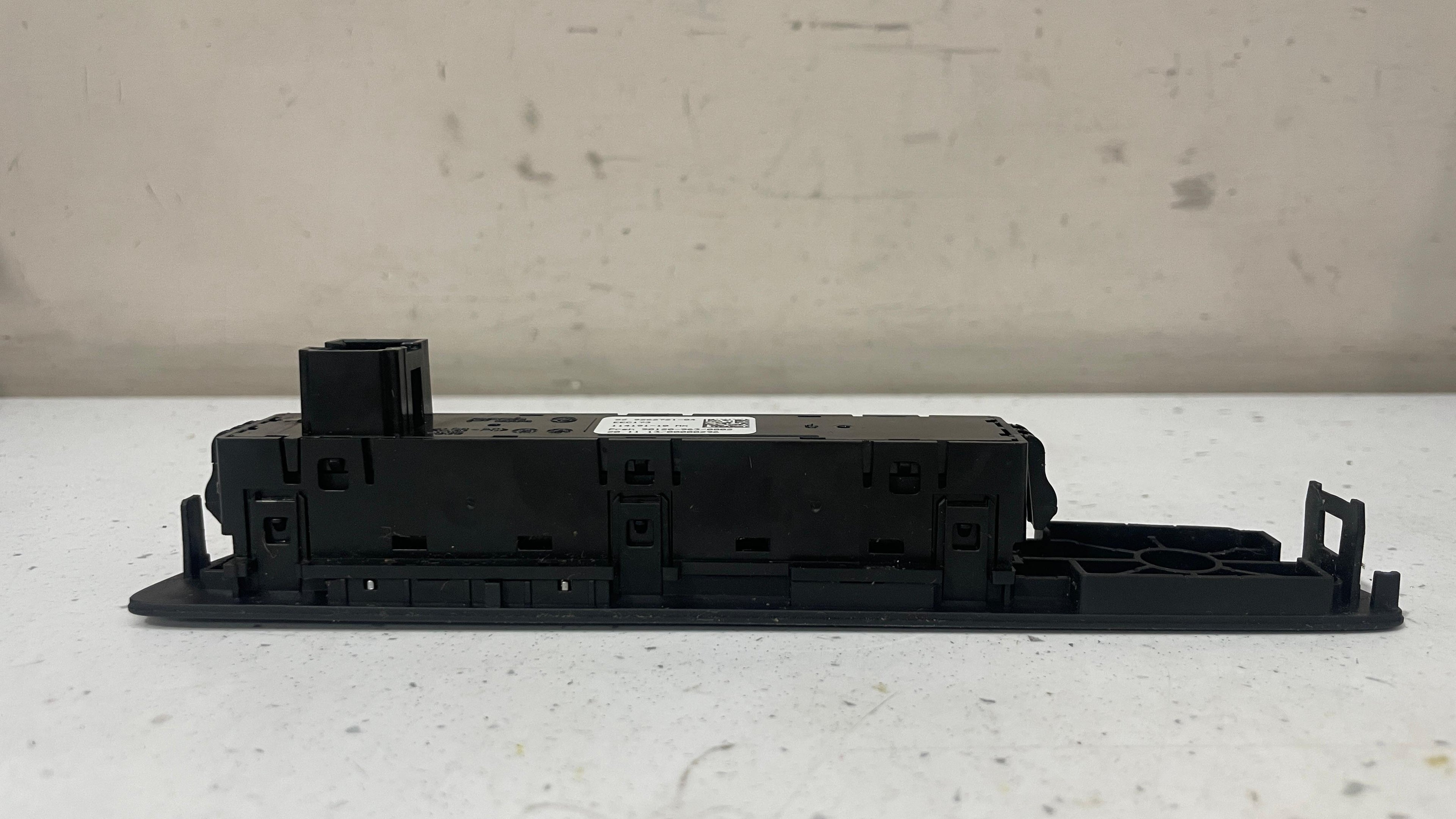 926272104 BMW F15 TRACTION CONTROL SWITCH