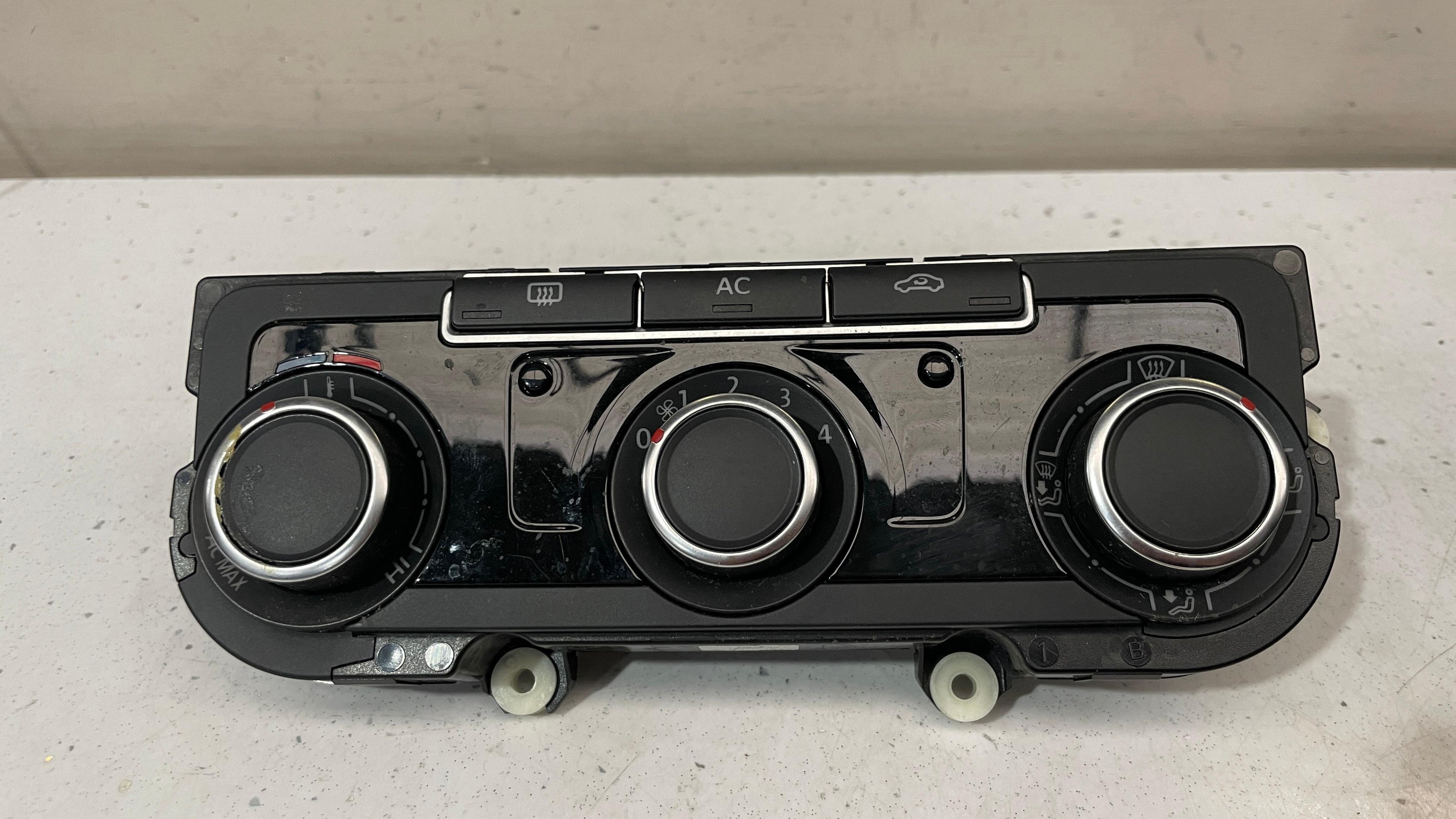 5HB009751-70 VOLKSWAGEN TIGUAN CLIMATE CONTROL PANEL