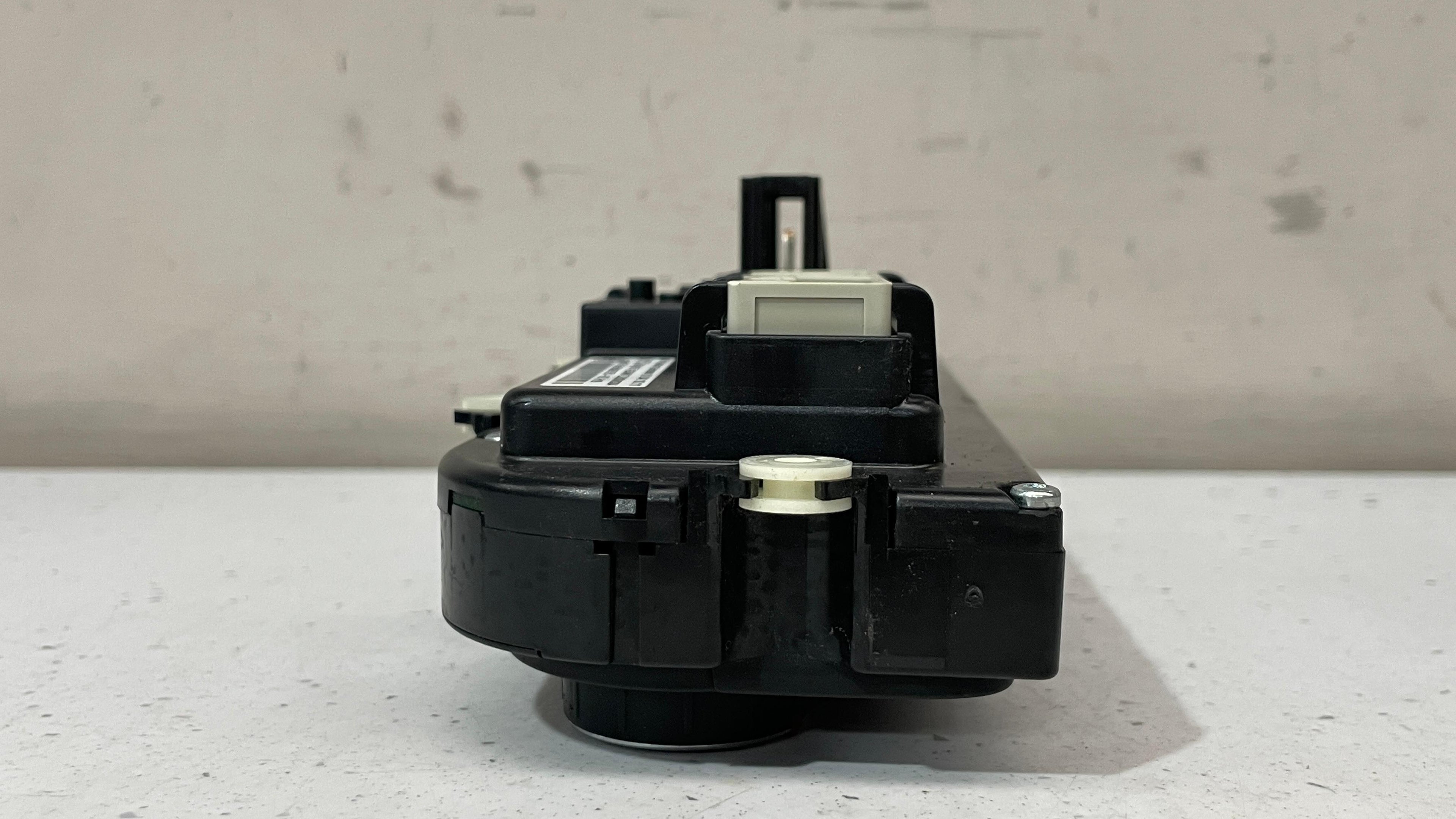 5HB009751-70 VOLKSWAGEN TIGUAN CLIMATE CONTROL PANEL