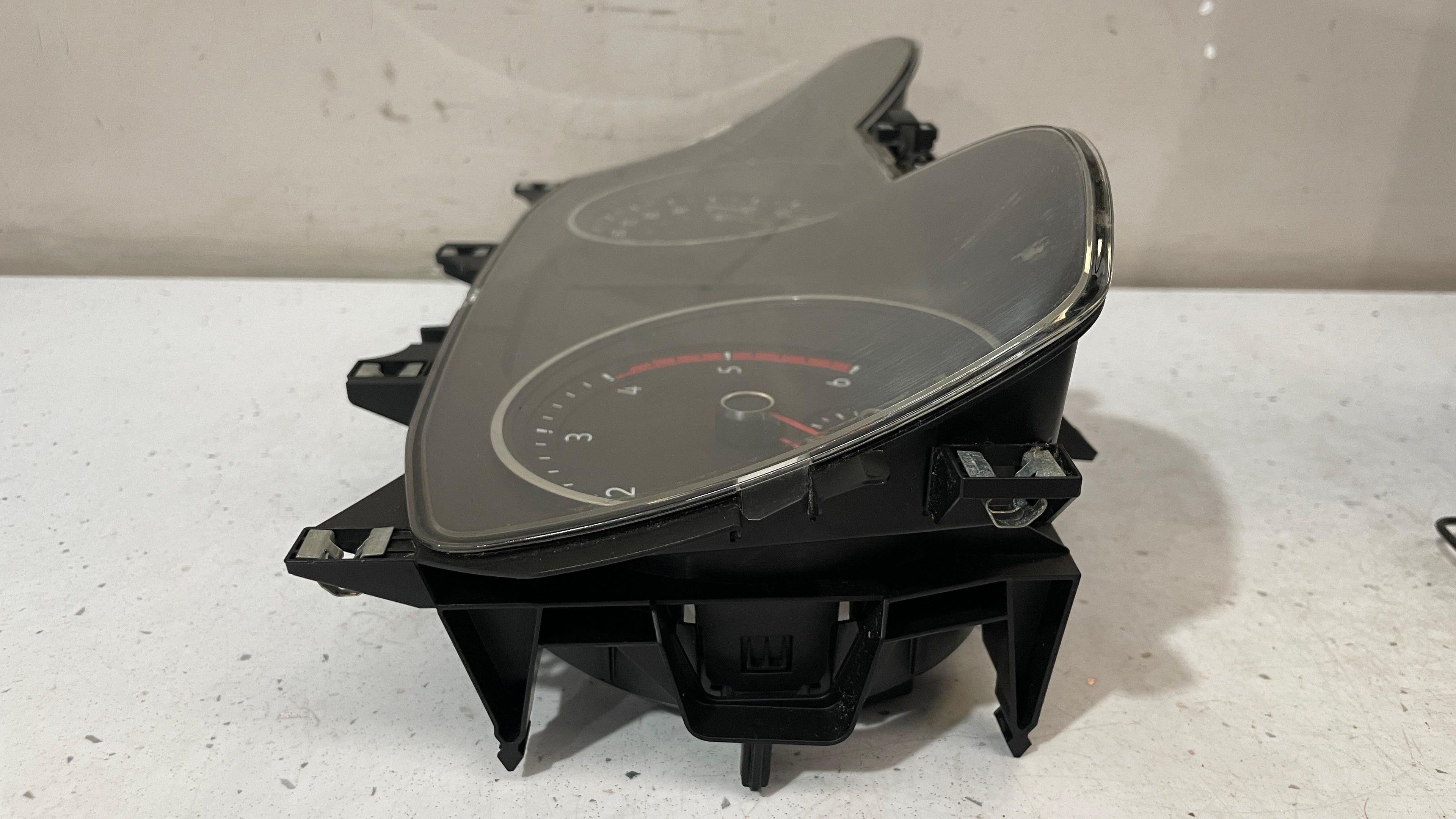 7C0920941A VOLKSWAGEN CRAFTER  INSTRUMENT CLUSTER SPEEDOMETER