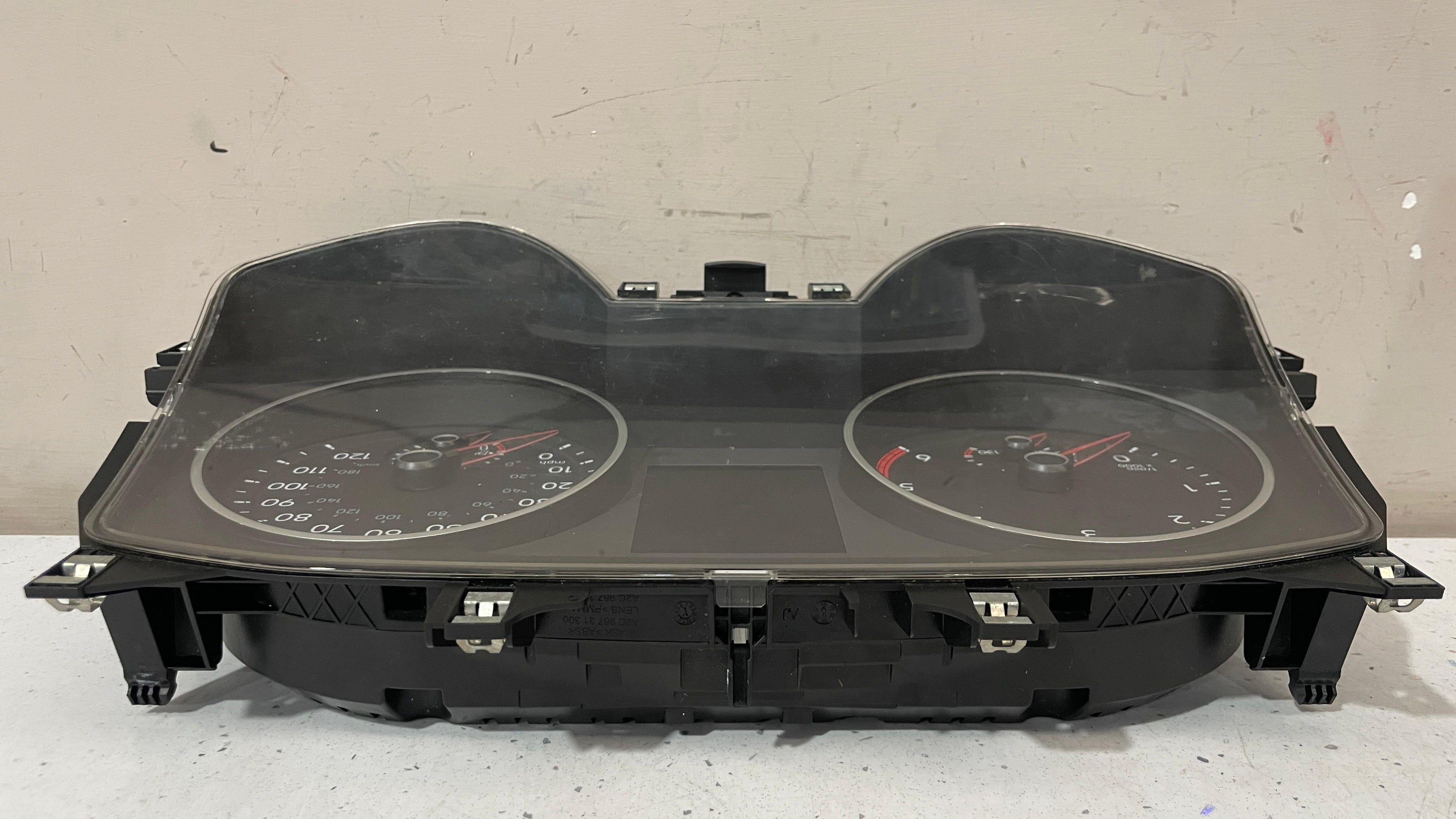 7C0920941A VOLKSWAGEN CRAFTER  INSTRUMENT CLUSTER SPEEDOMETER