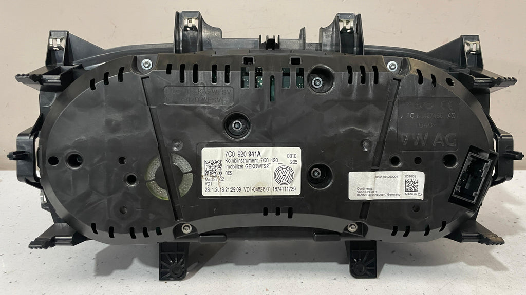 7C0920941A VOLKSWAGEN CRAFTER  INSTRUMENT CLUSTER SPEEDOMETER